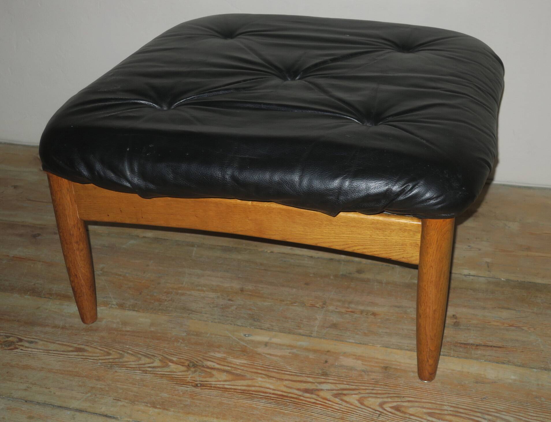 Eric Merthen leather sofa with matching ottoman, Sweden 1960s