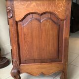 Eighteenth-century style chest of drawers in oak.