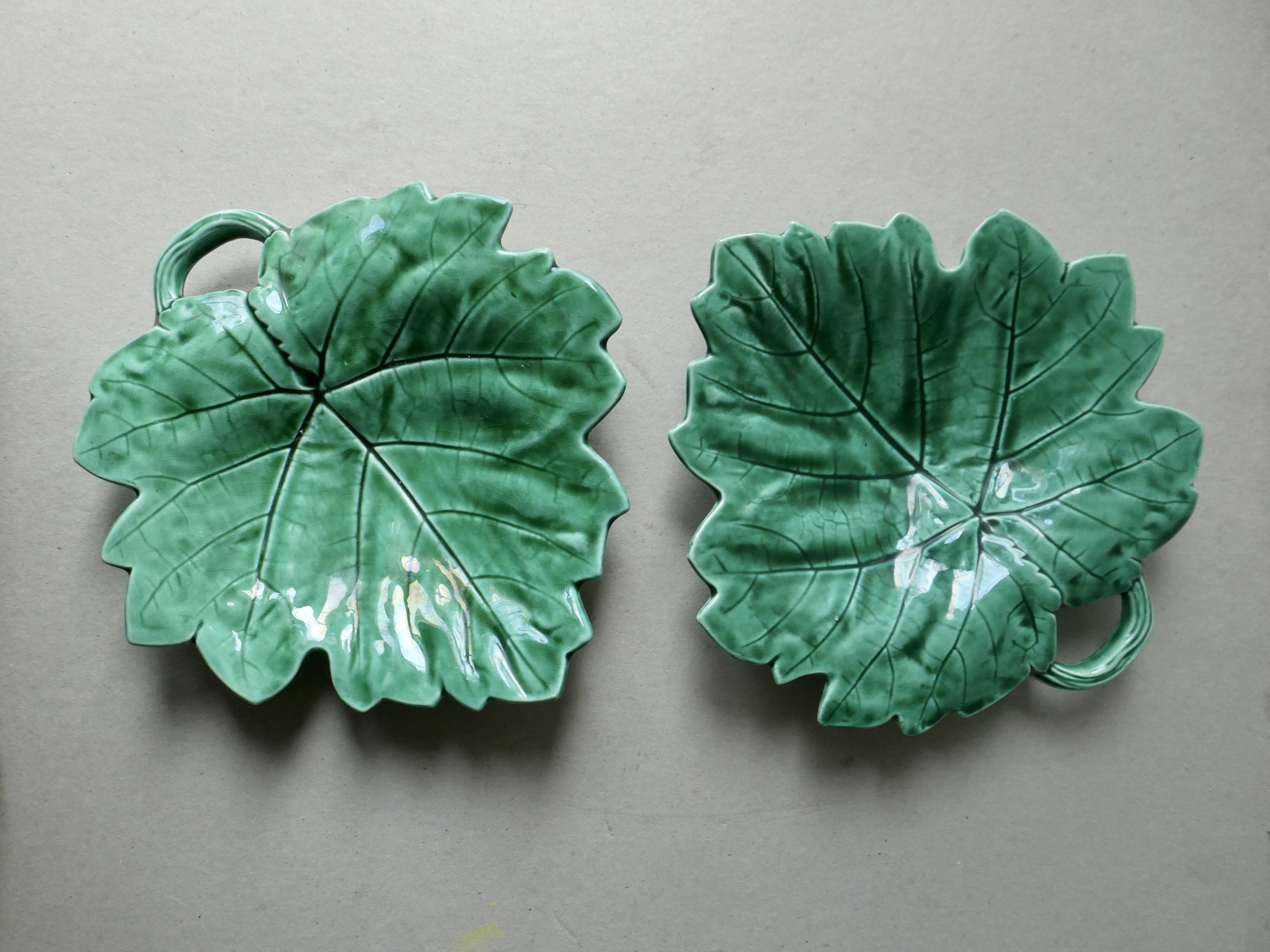 Set of 2 leaf-shaped bowls, Sarreguemines France