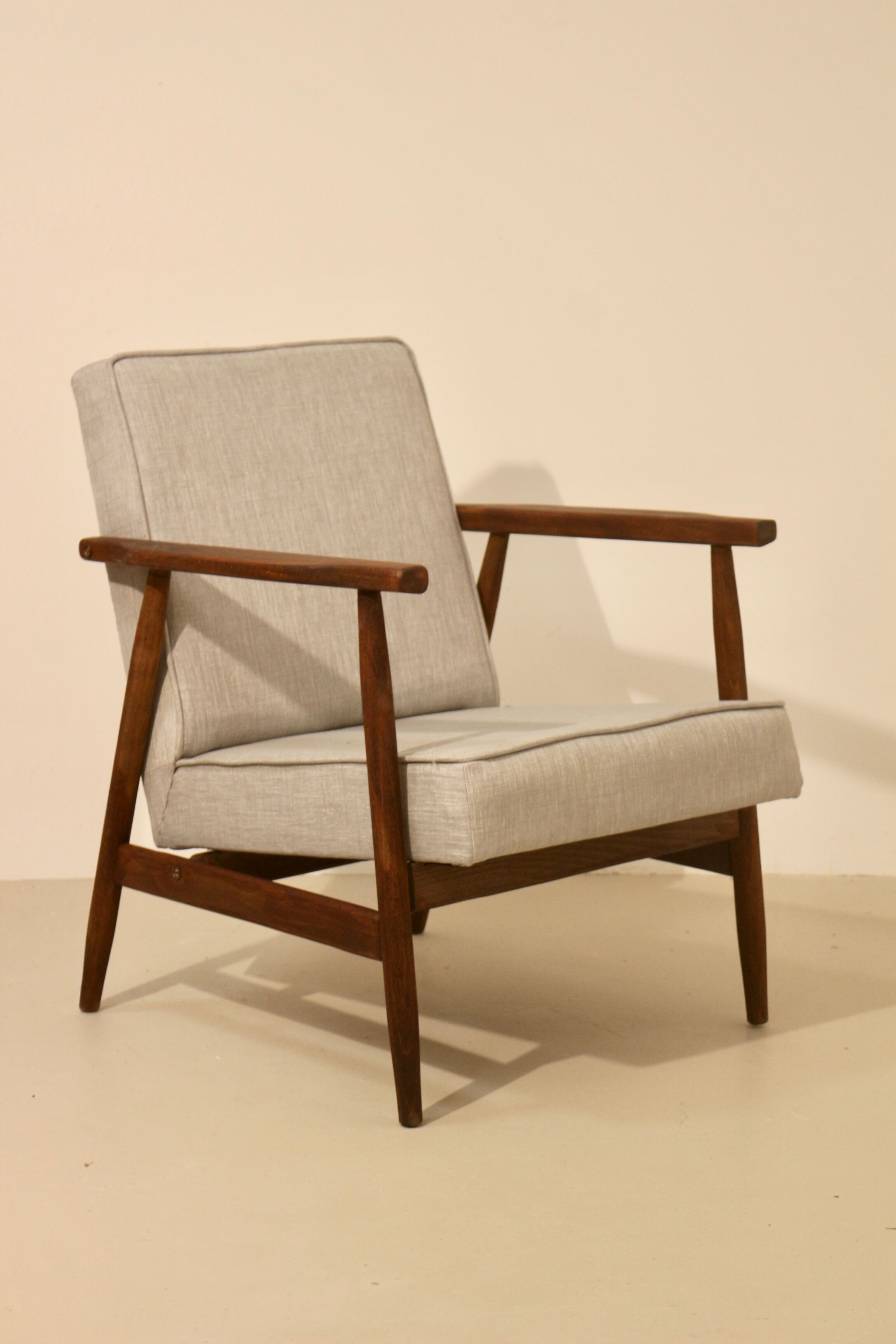 Fauteuil Henryk Lis 300-190 années 1970. Ref Mia
