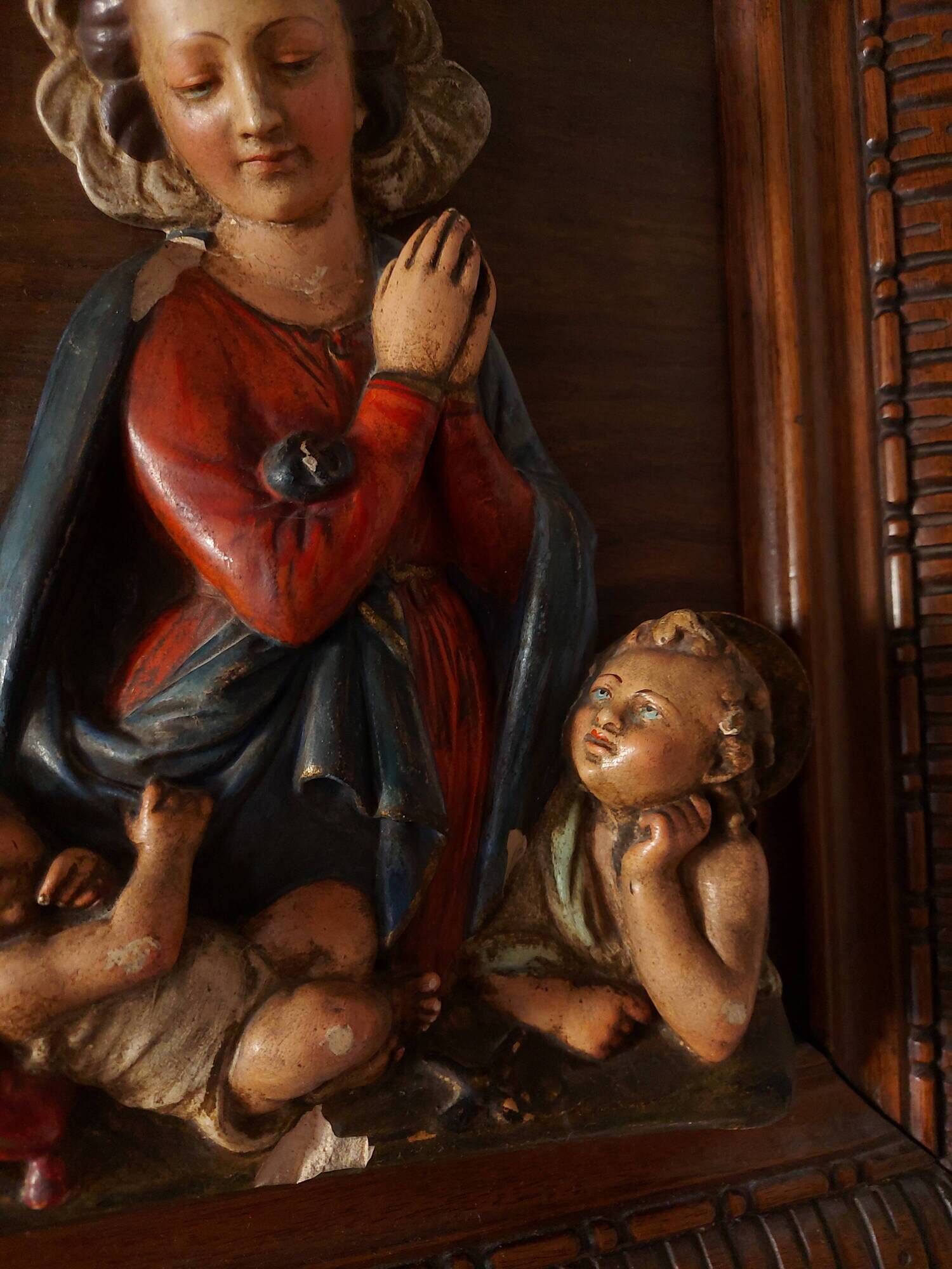 Painting, low relief in polychrome plaster, virgin mary, child jesus on wooden frame