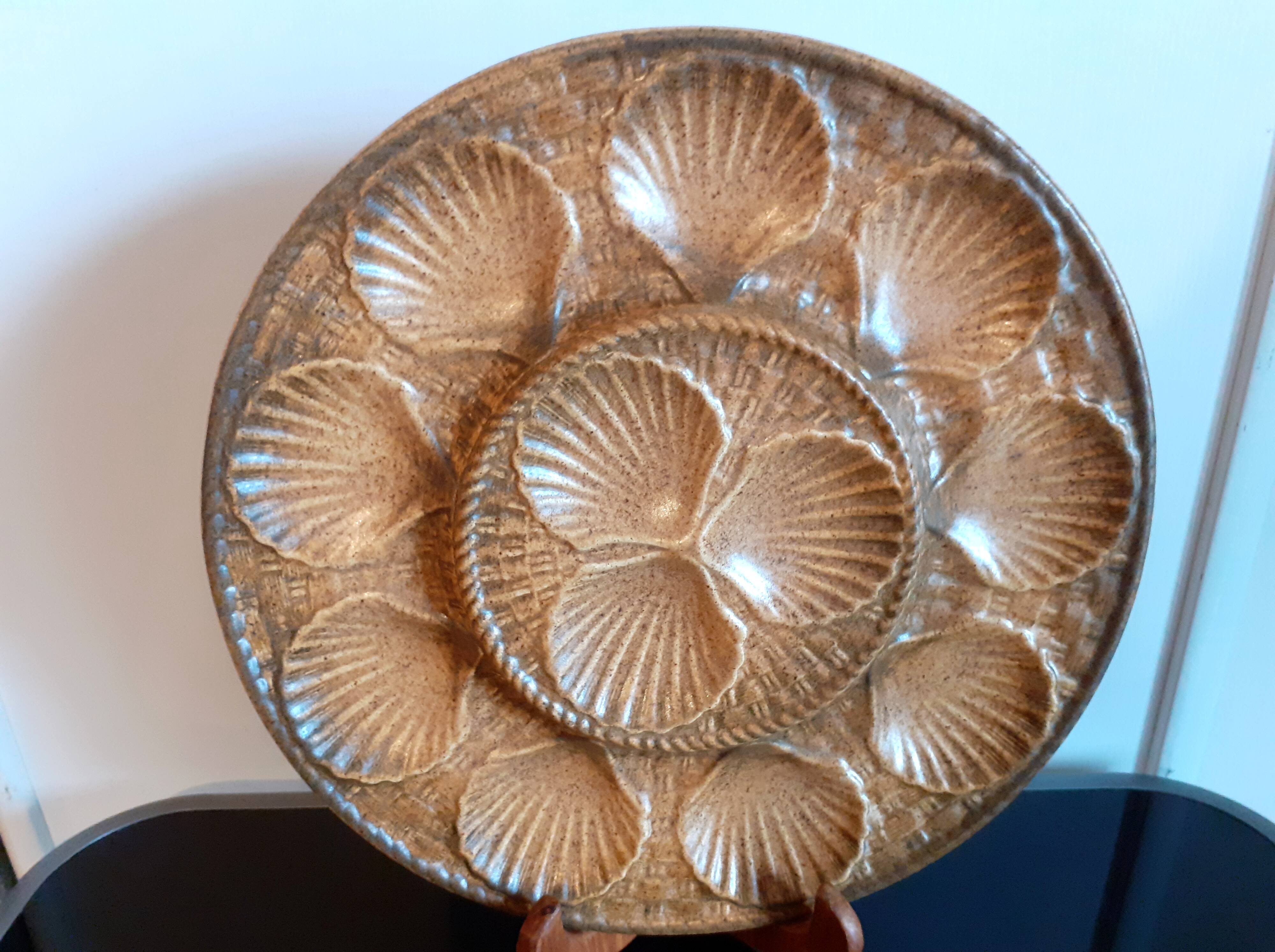 LONGCHAMP / Complete oyster service 12 plates 24.5 cm and a dish 33