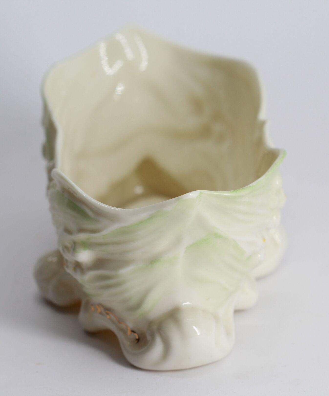 Ceramic thrush pot cover