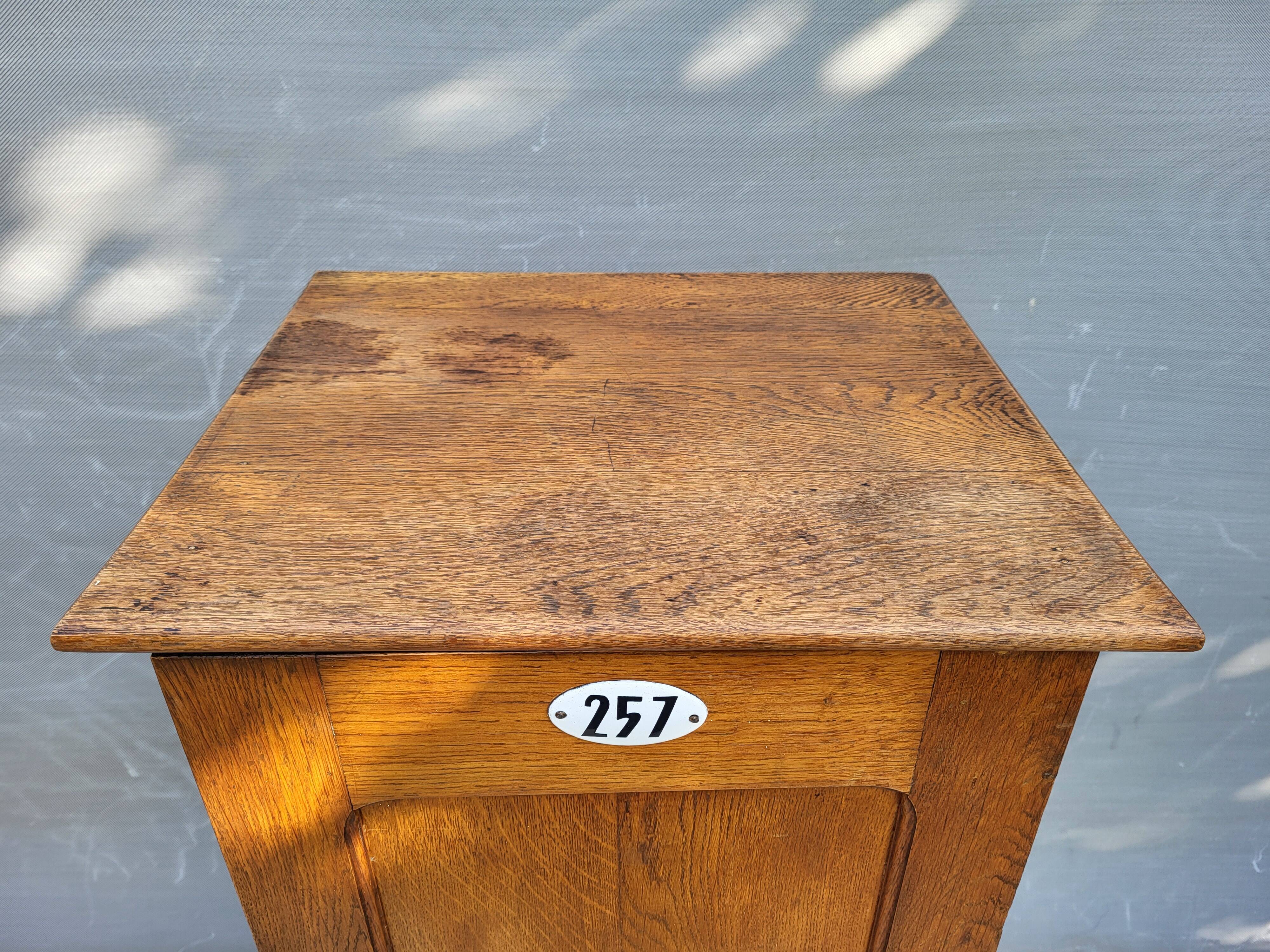 Trade furniture 257 Art Deco bookcase 1925