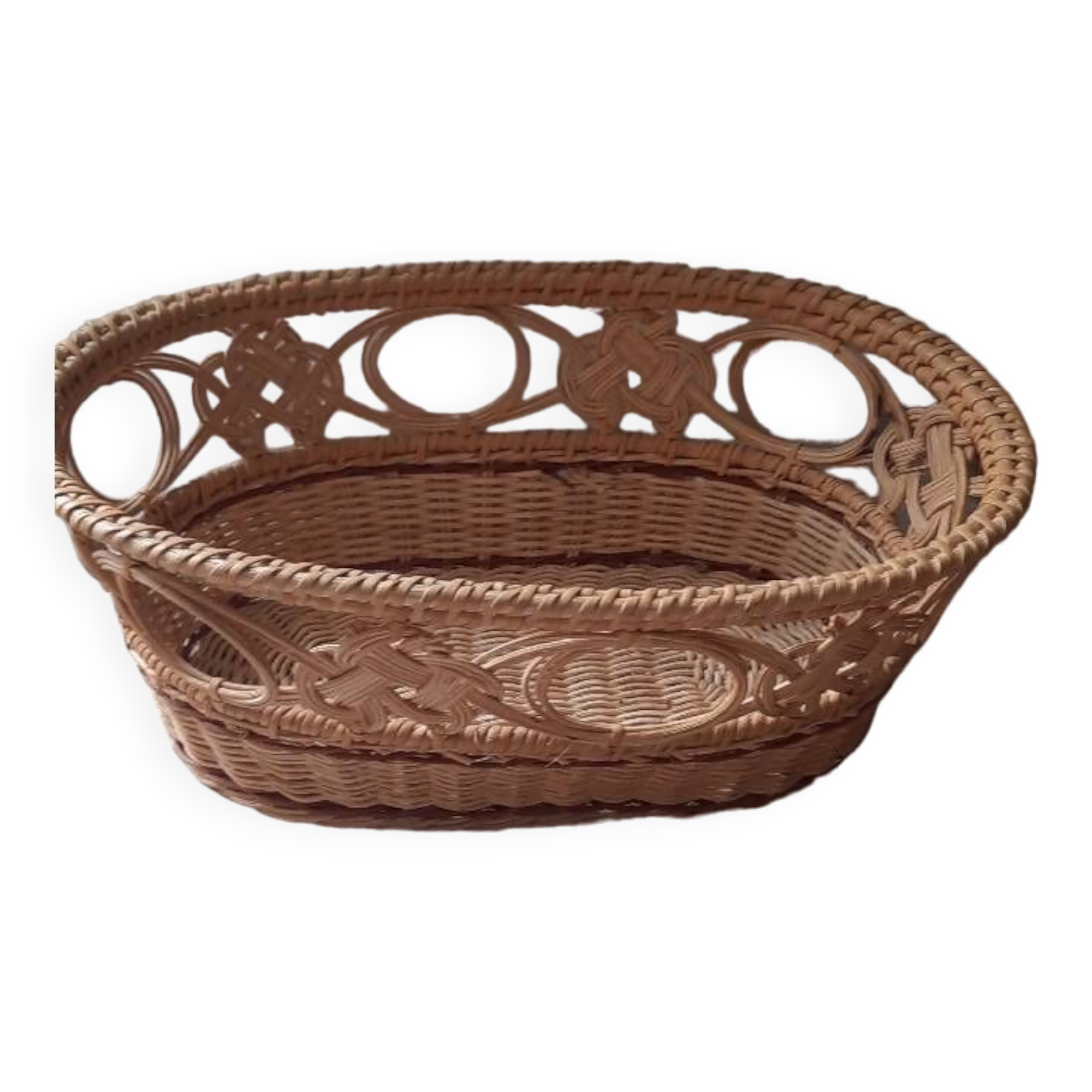 Woven wicker basket