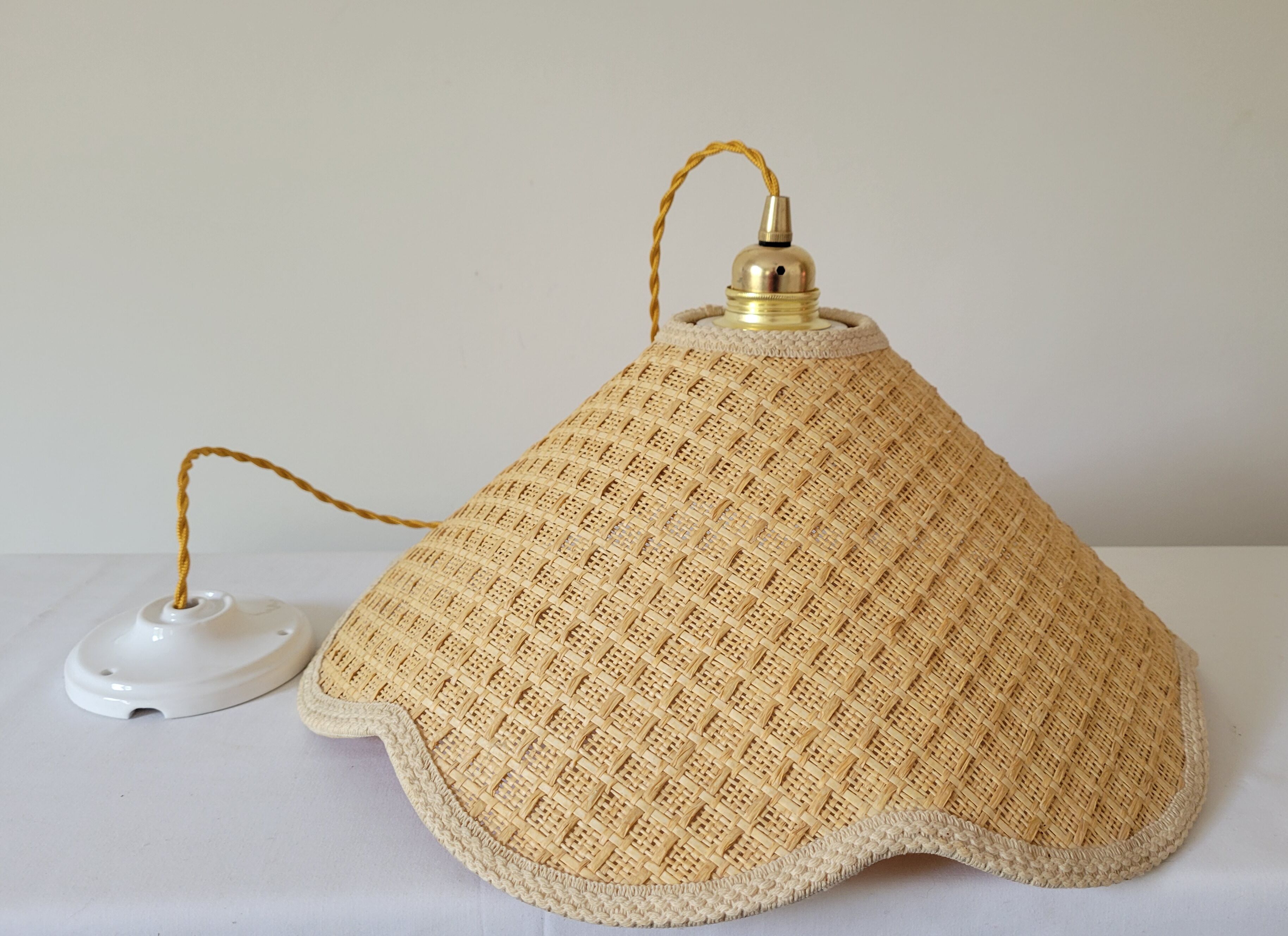 Rattan flower suspension