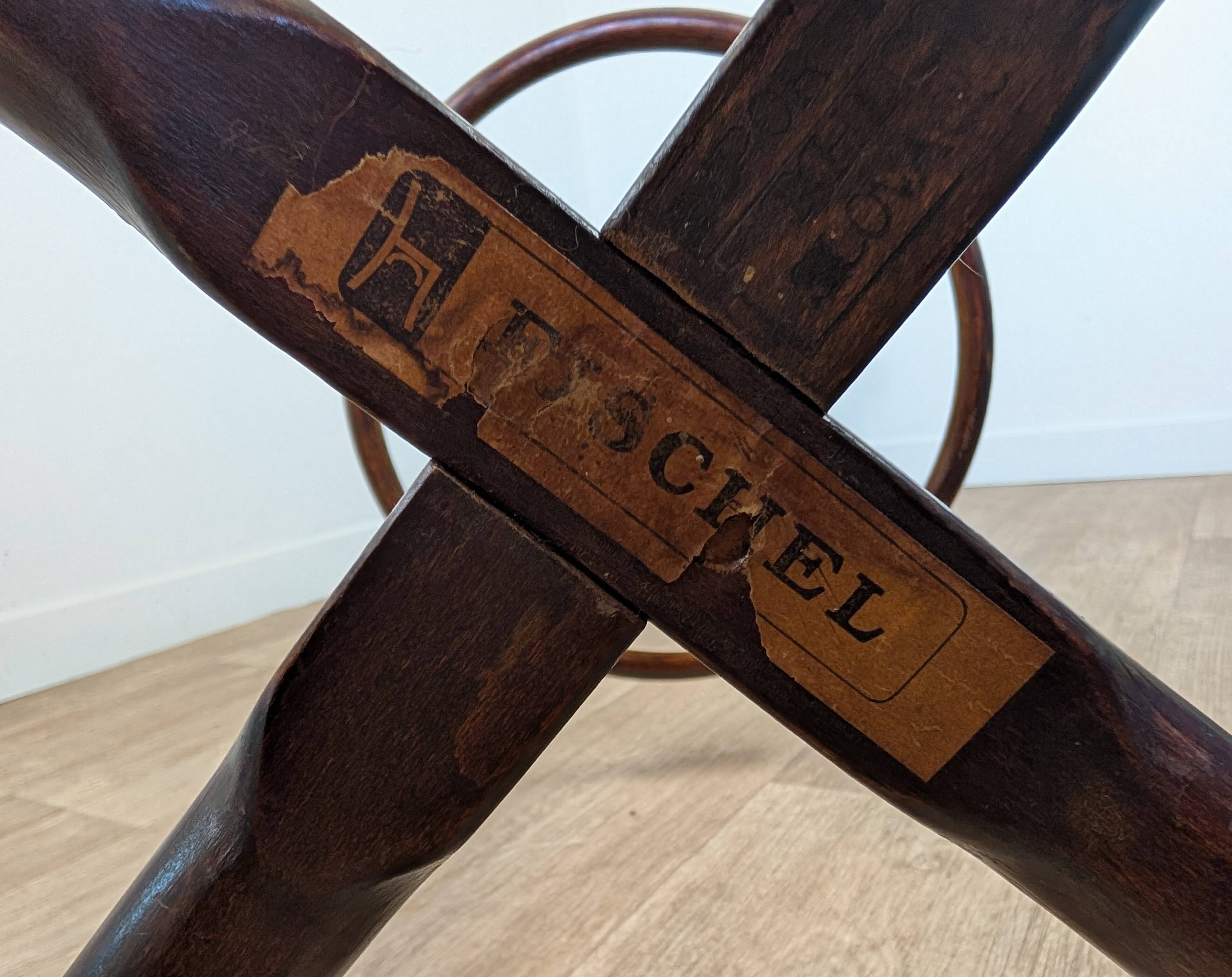 Fischel parrot coat rack