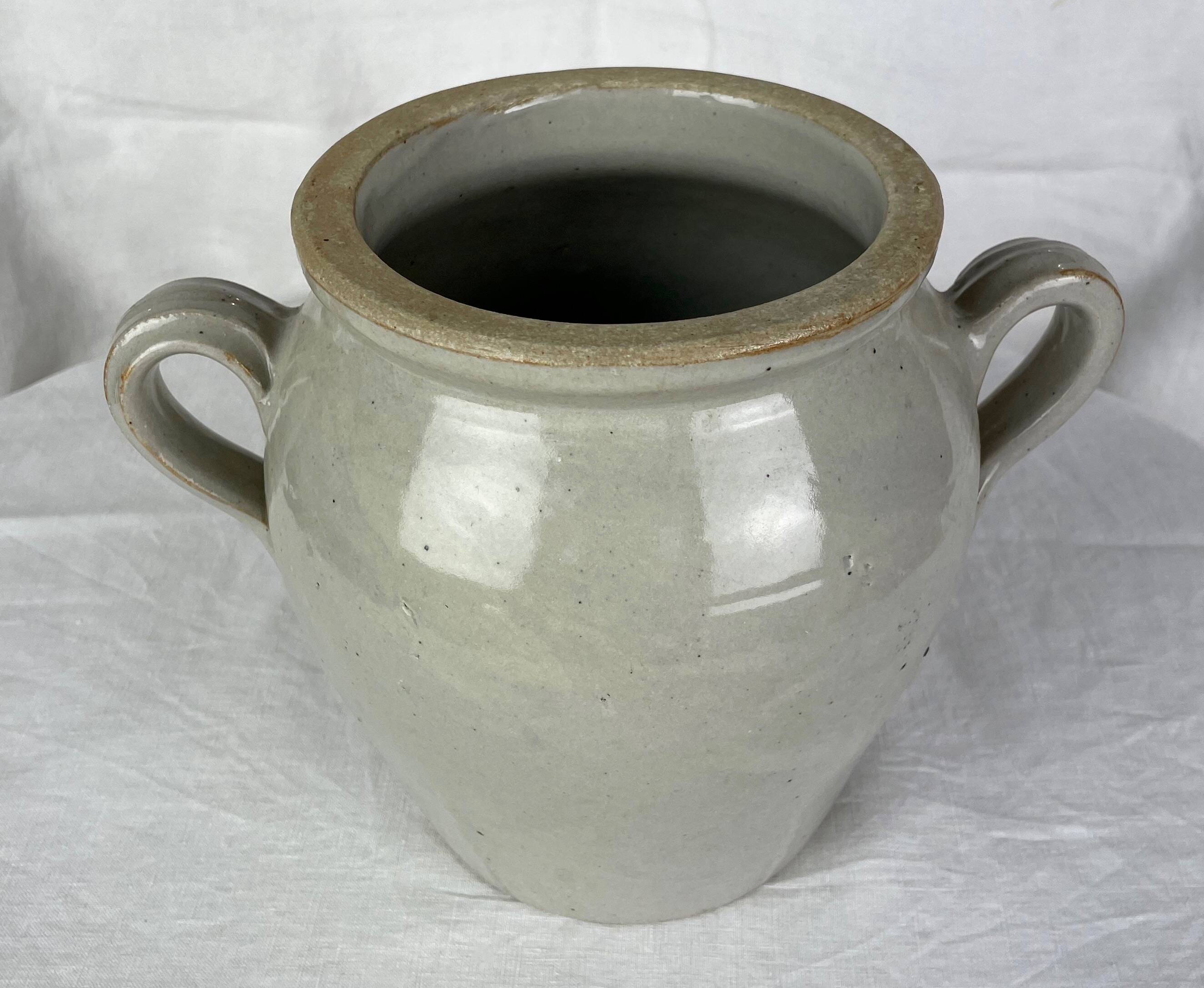 Earthen grease pot