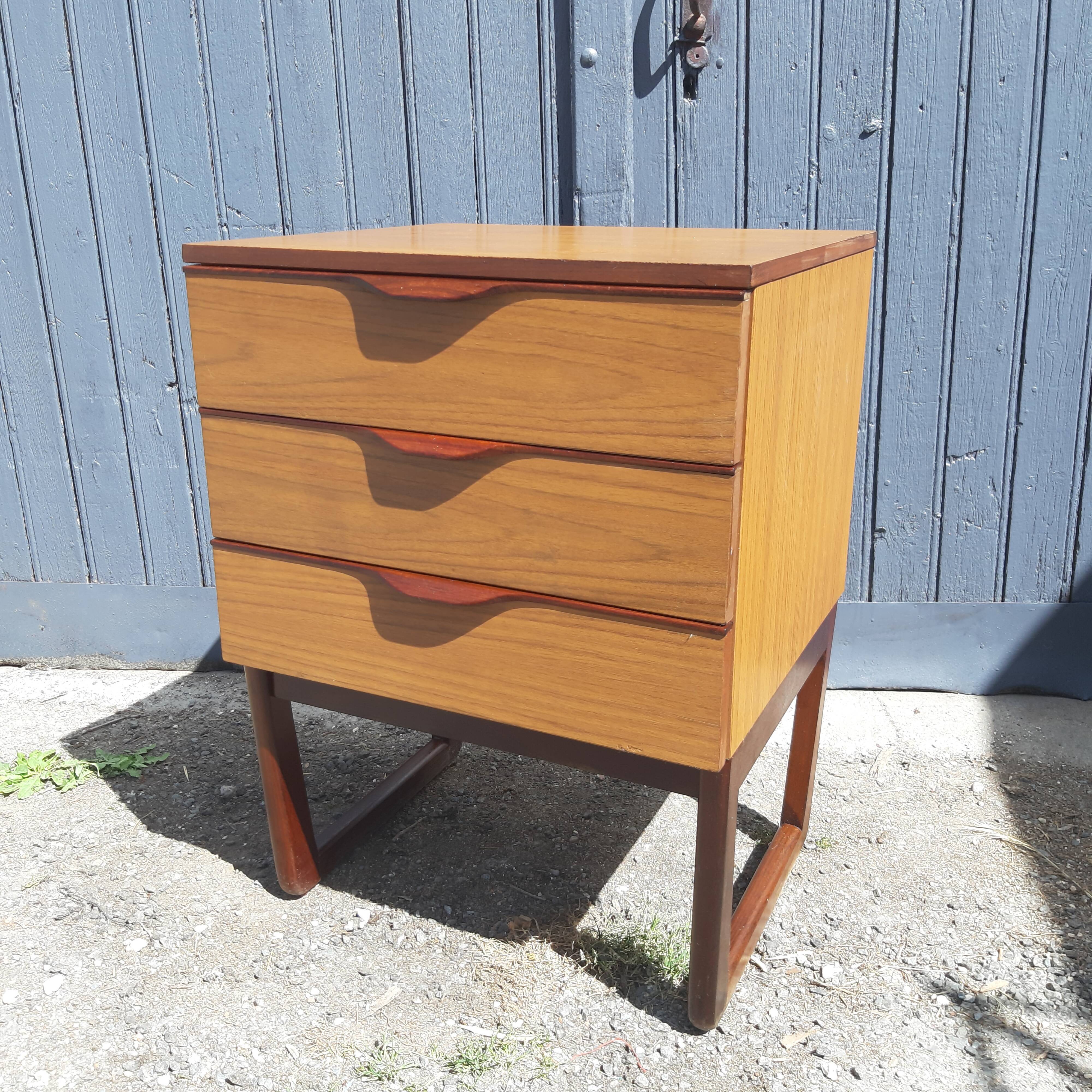 Scandinavian style bedside/chest of drawers, Europa
