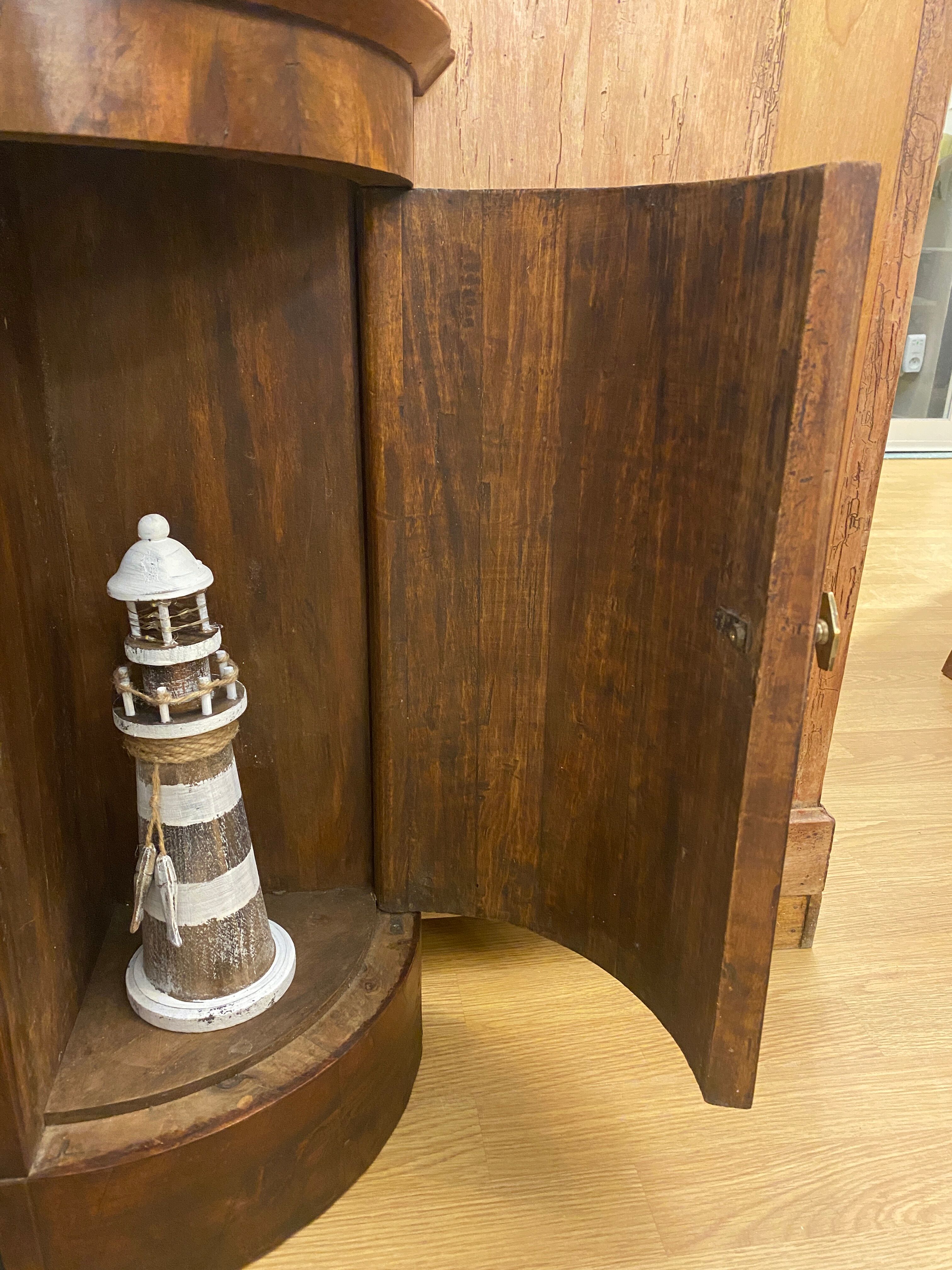 Corner furniture /notch