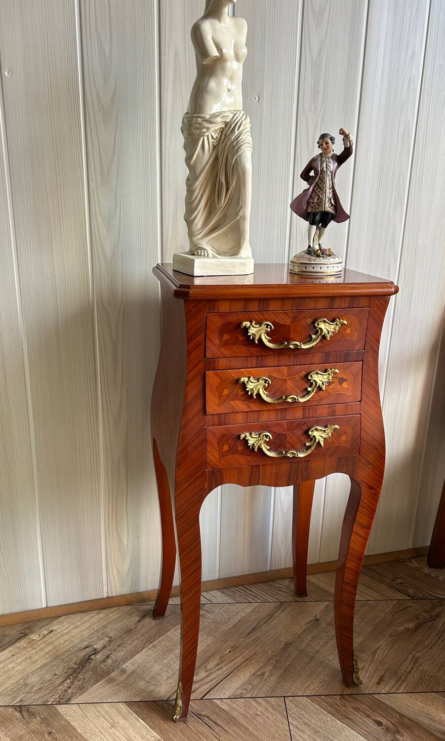 Small 19th-century chest of drawers