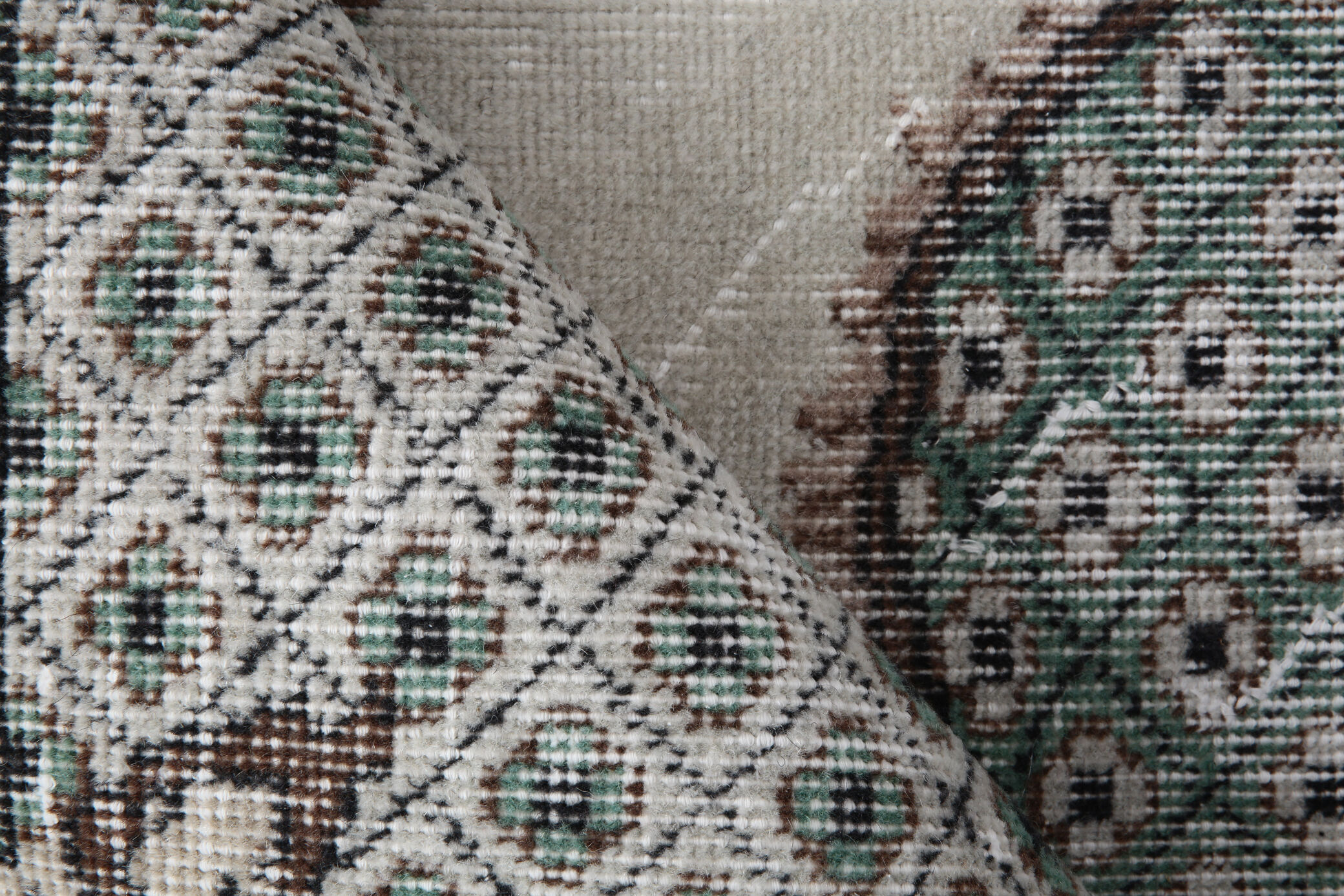 Green carpet rug 212x116cm