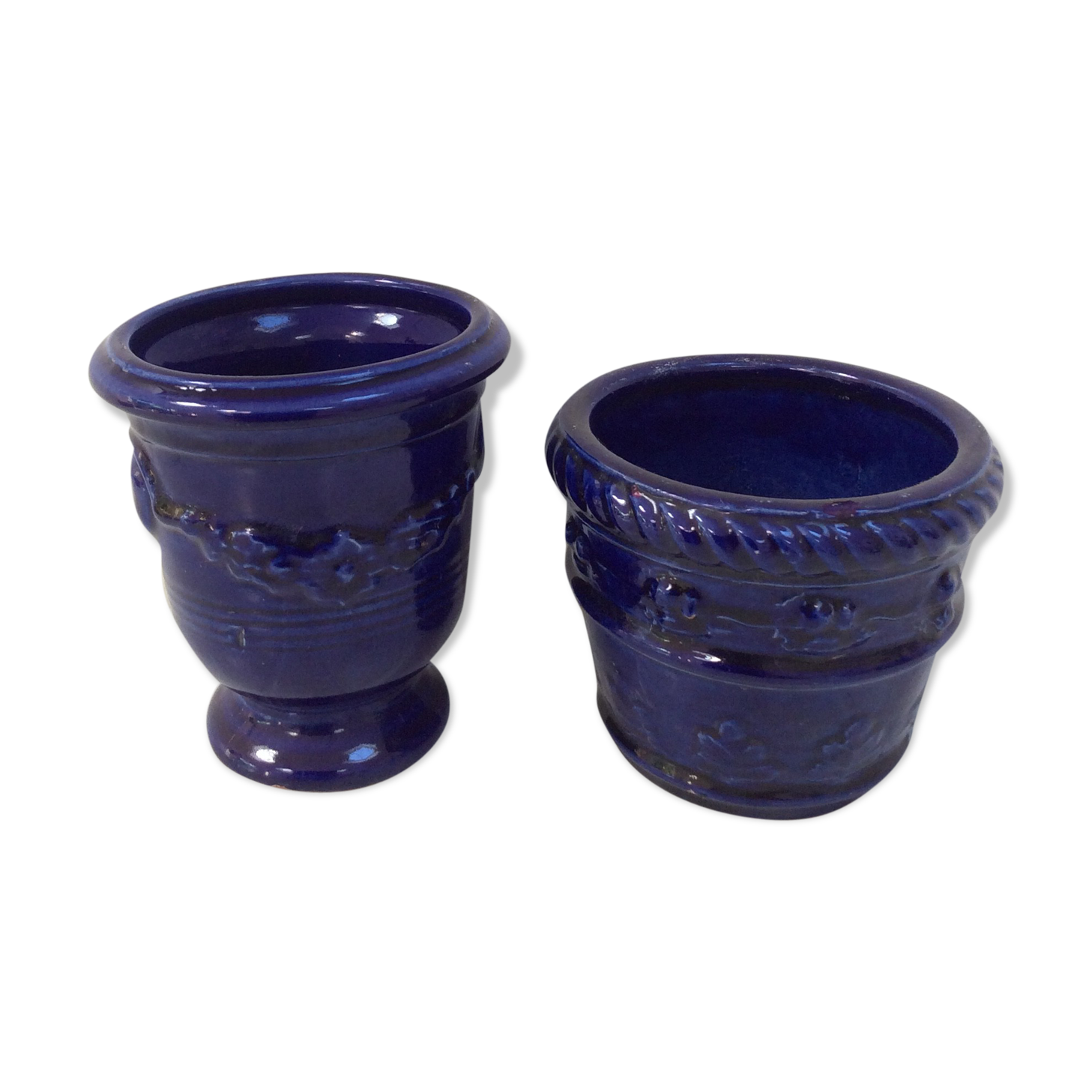 Lot of 2 old planters blue