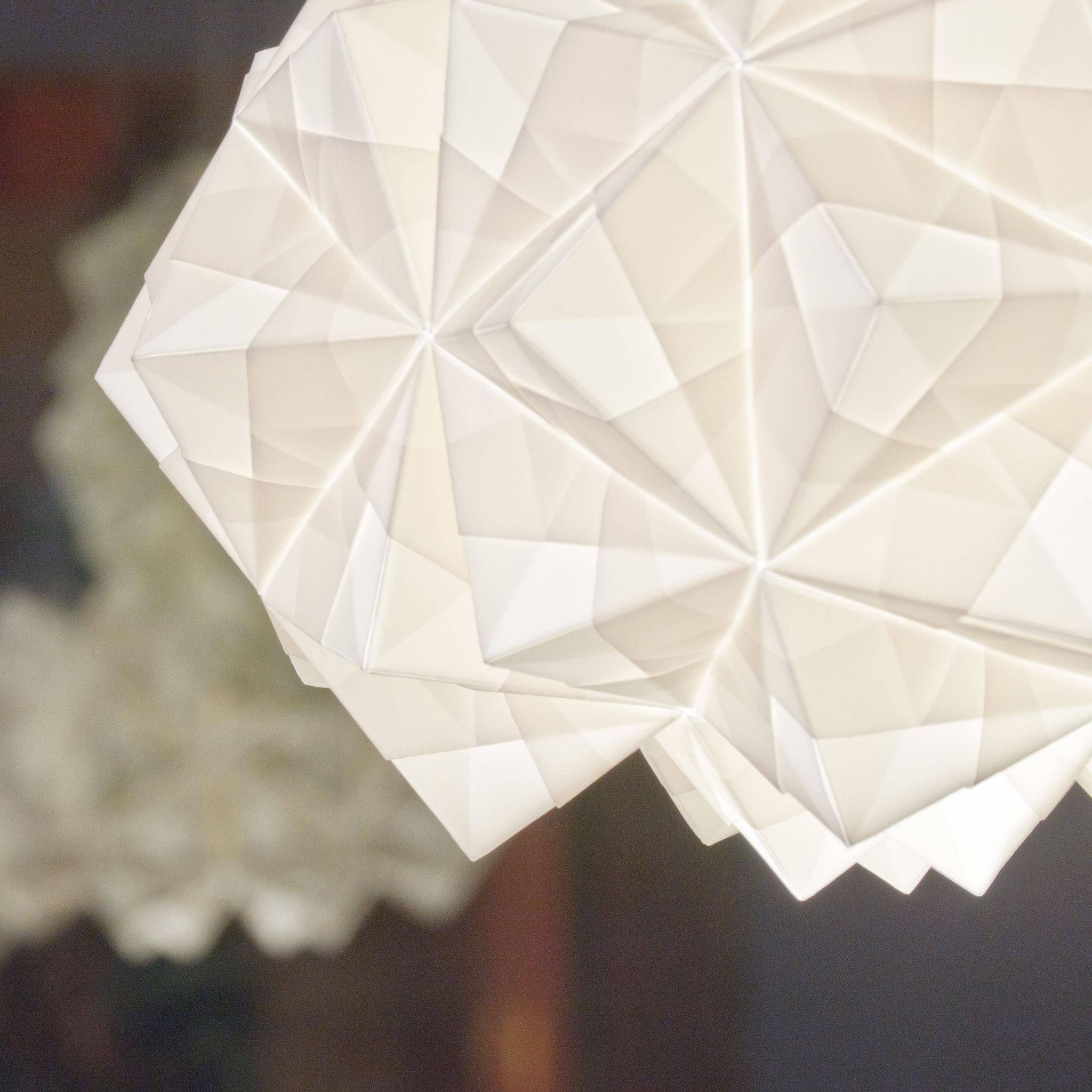 Japanese Style Hand-folded White Paper Pendant Lighting "Siphonia"