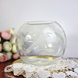 Vase boule ciselé en verre transparent
