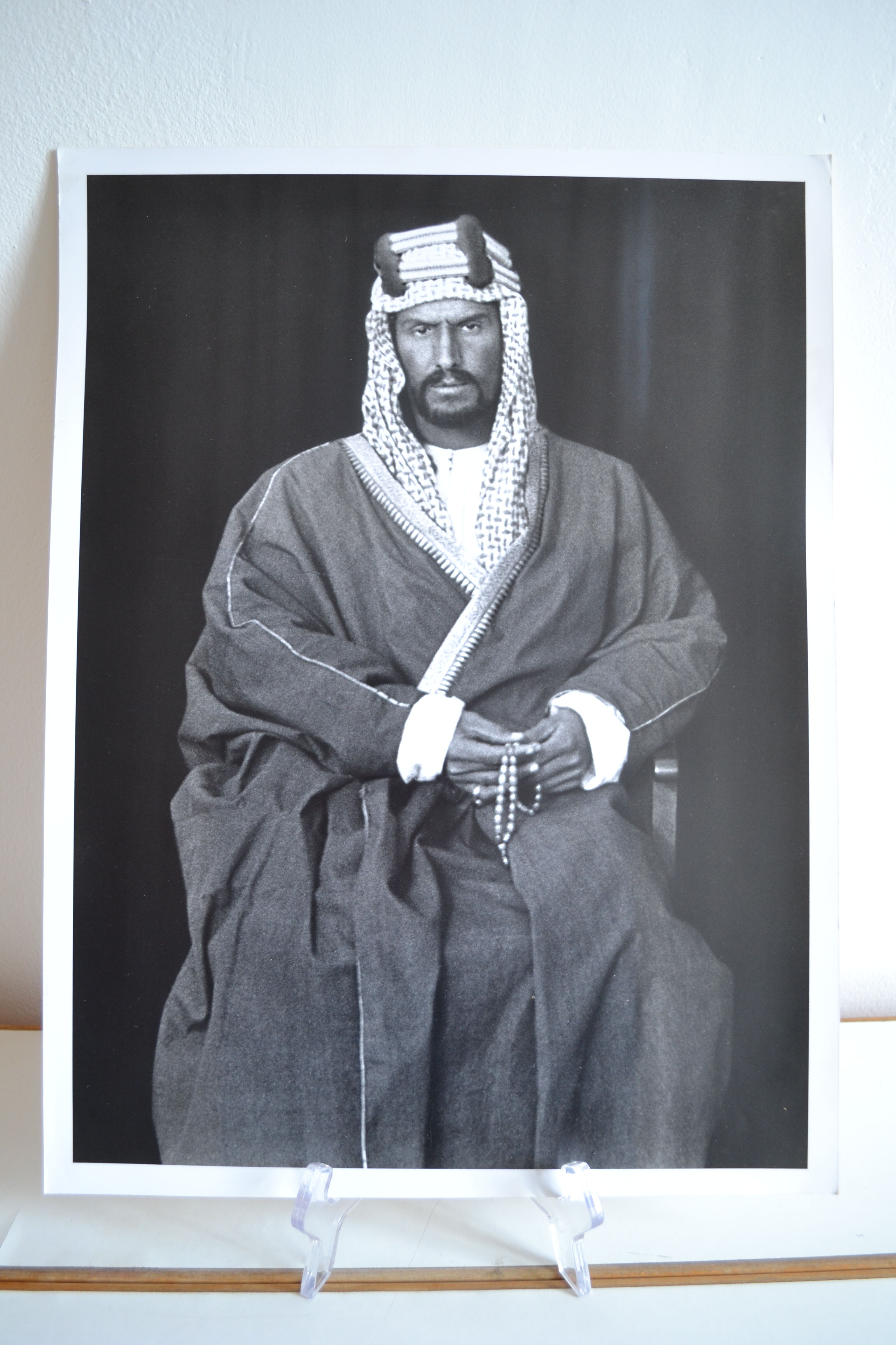 Anonymous silver photo arab man in traditional dress circa 1970