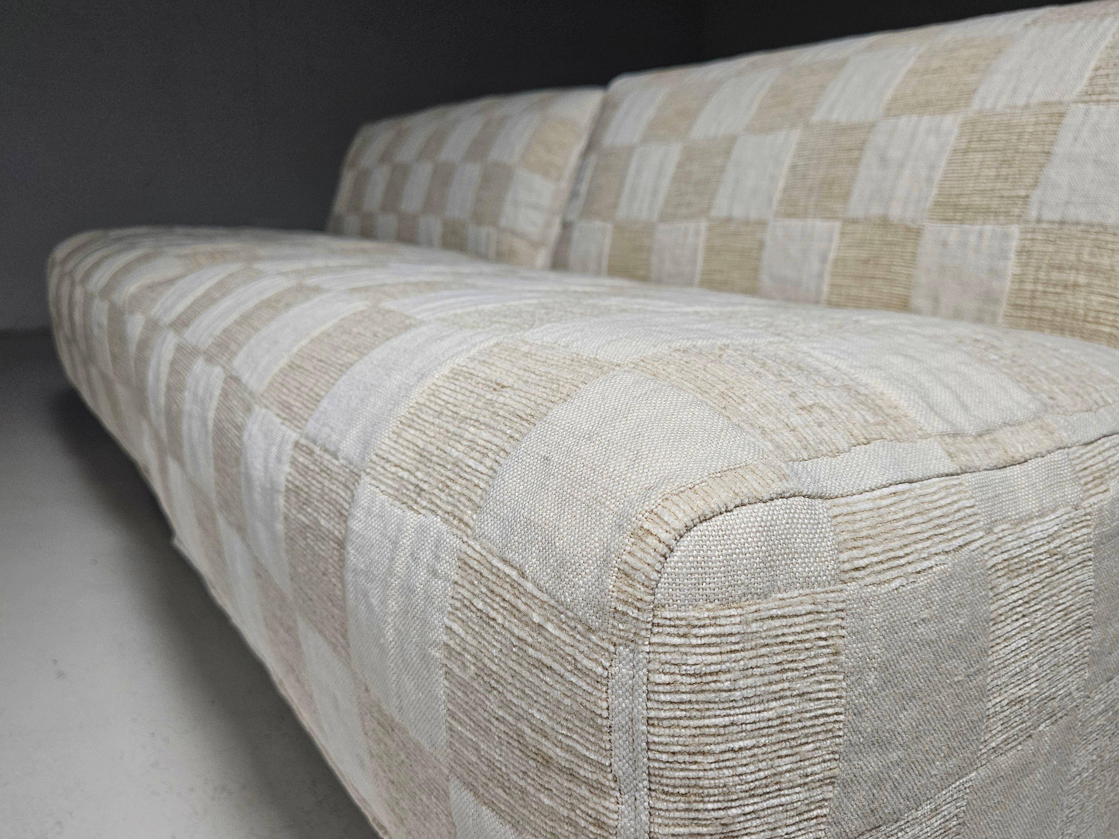 Modular canapé Fiandra in cream check fabric by Vico Magistretti for Cassina