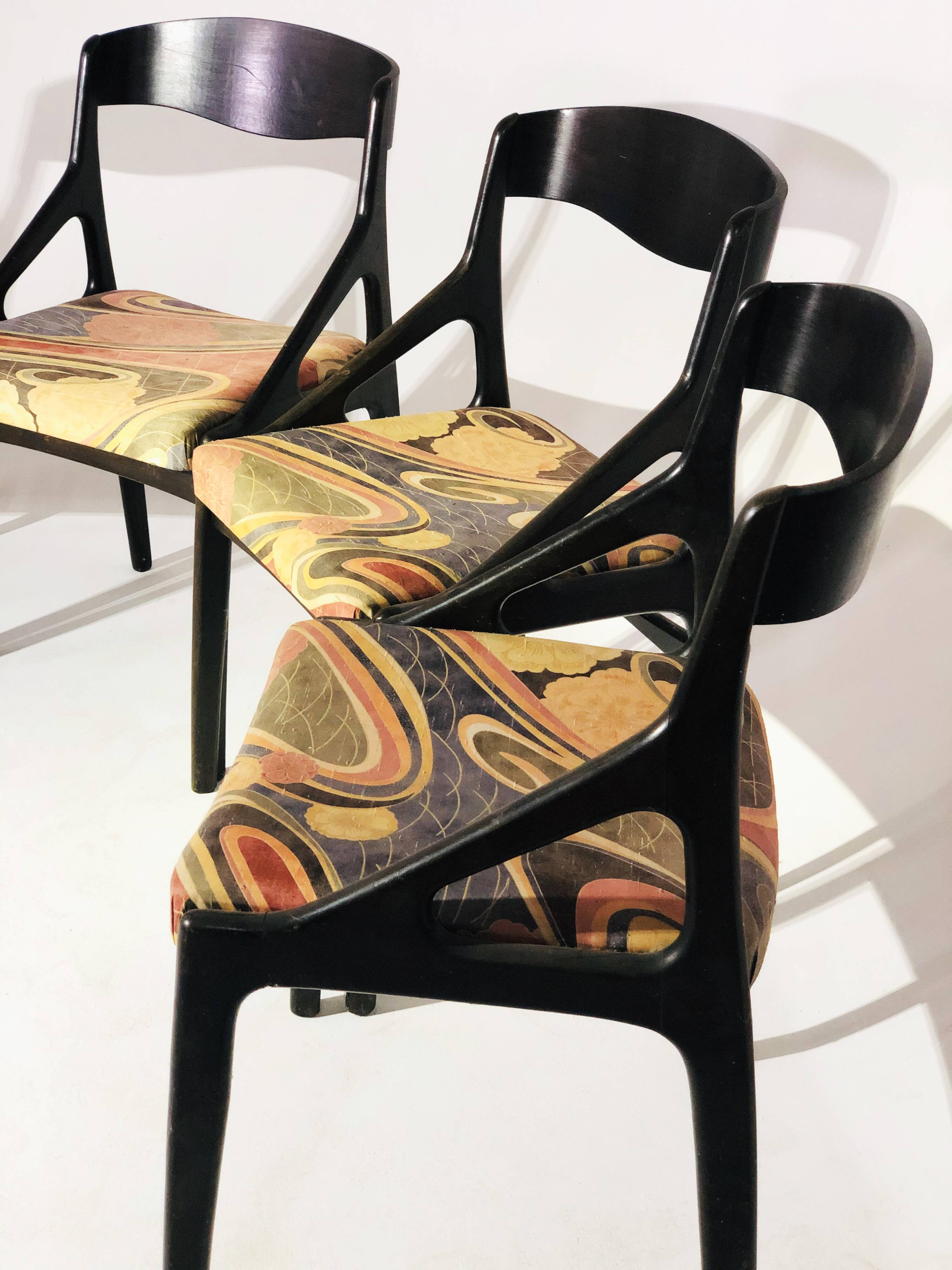 Set of 4 Baumann chairs in 1980 fabric with black wooden base