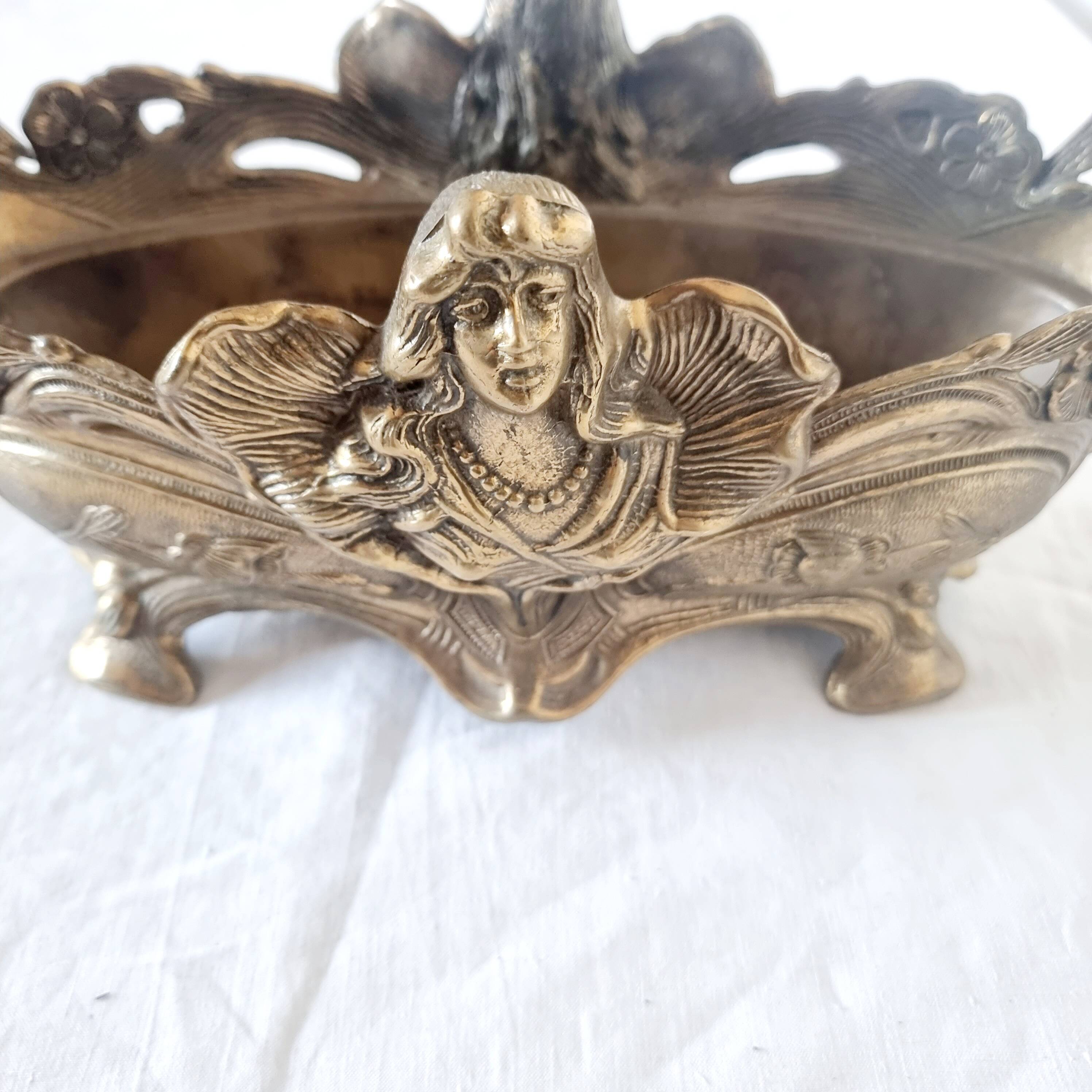 French Art Nouveau bronze planter decorated with a female mermaid