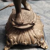 Lampe en Bronze électrifié figurant un rnfant XIXe