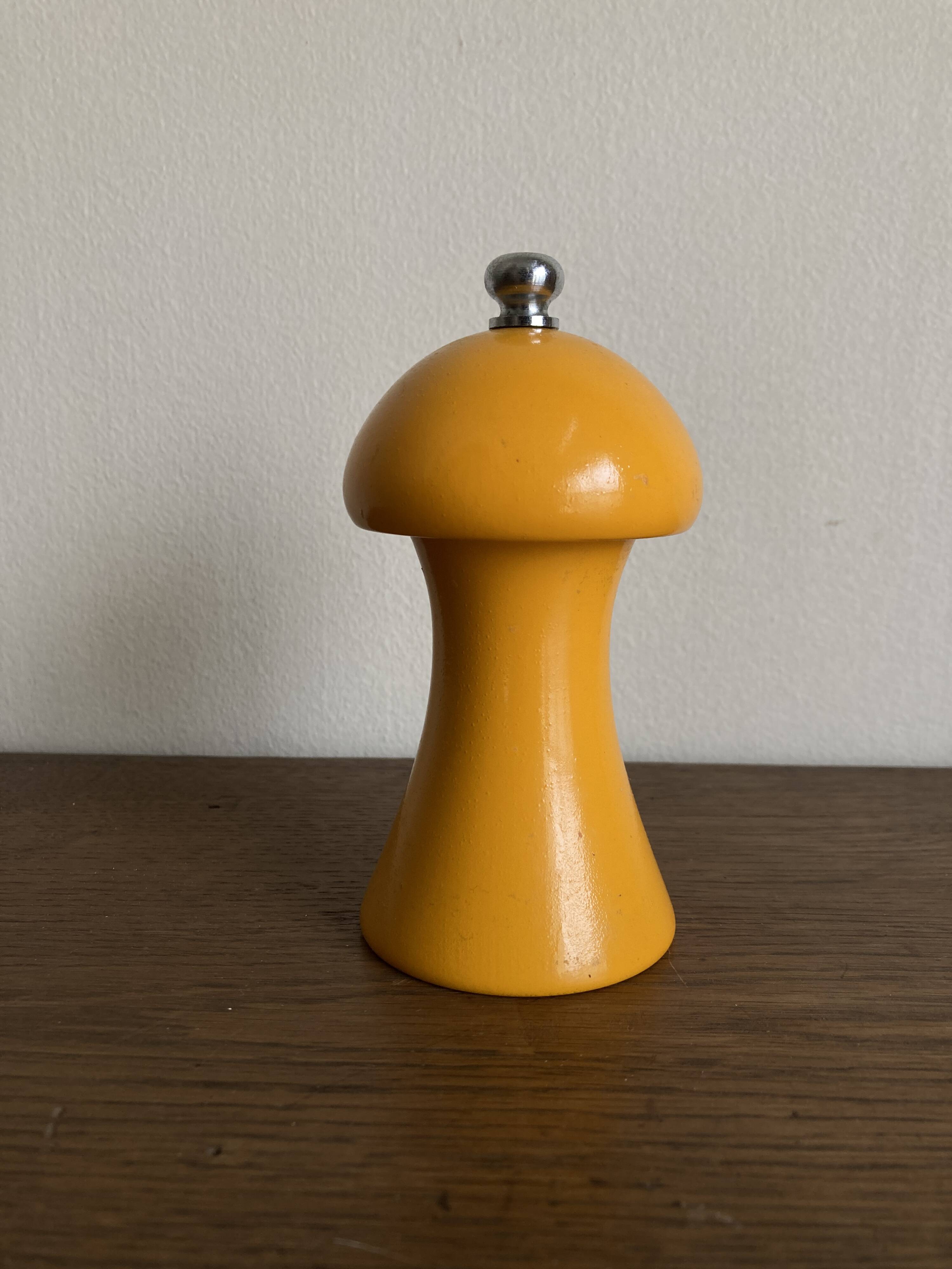 Borel pepper mill design 1970 pepper mill in lacquered wood