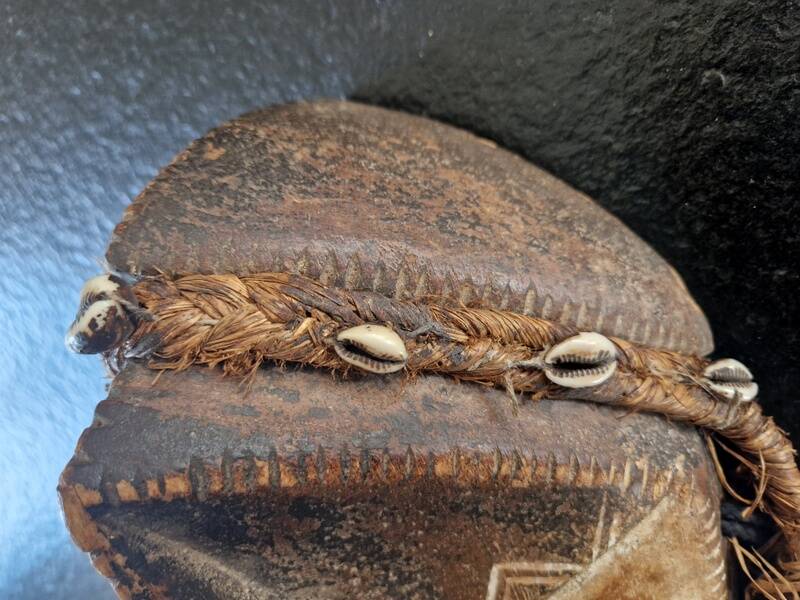 Old dance mask - Lwalwa tribe, Democratic Republic of Congo - Hardwood
