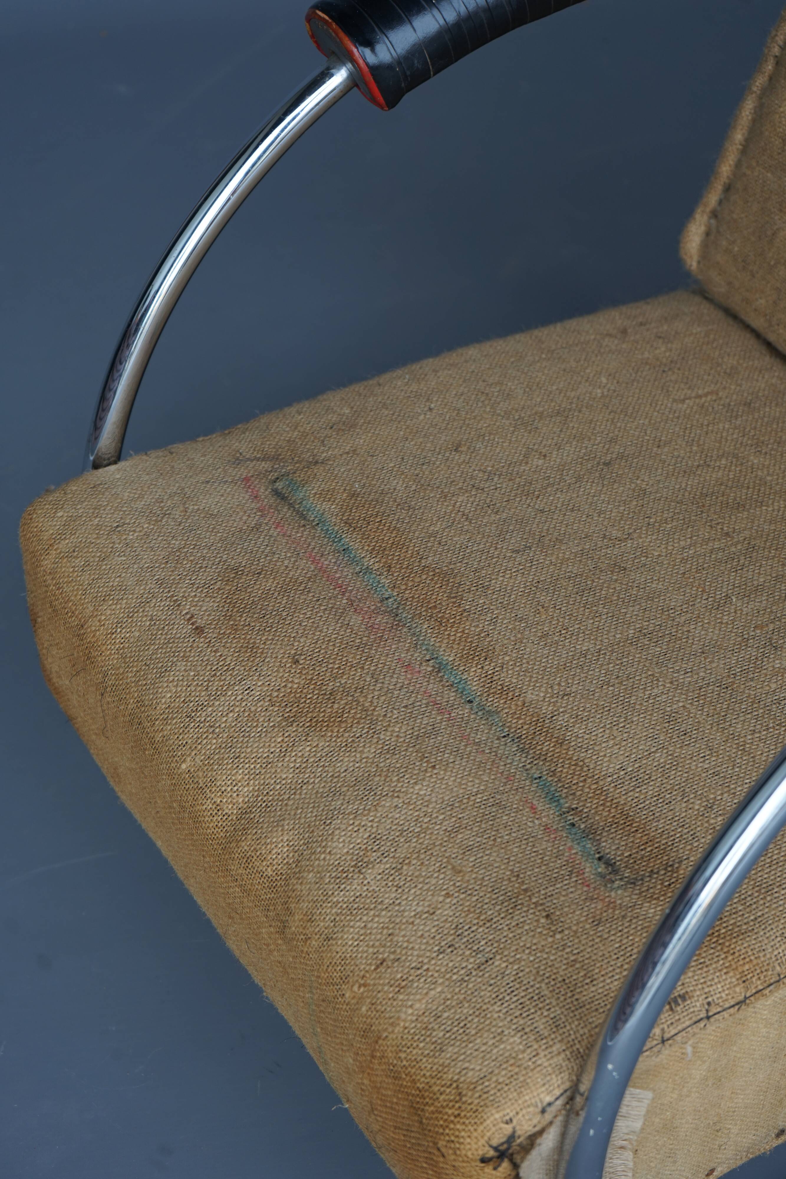 Fauteuil moderniste à assise basse. années 1930