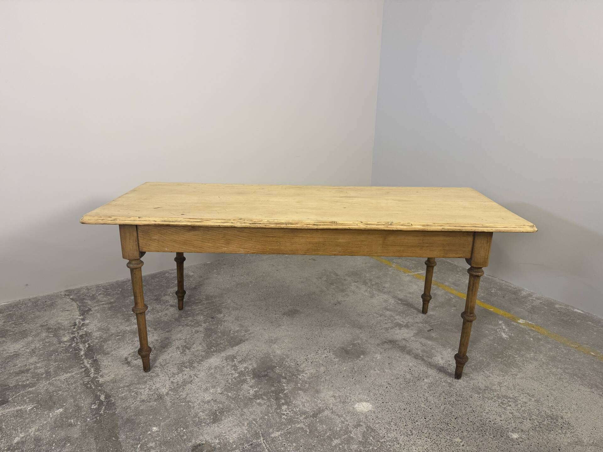Old farmhouse table in fir, bistro style – 180 cm