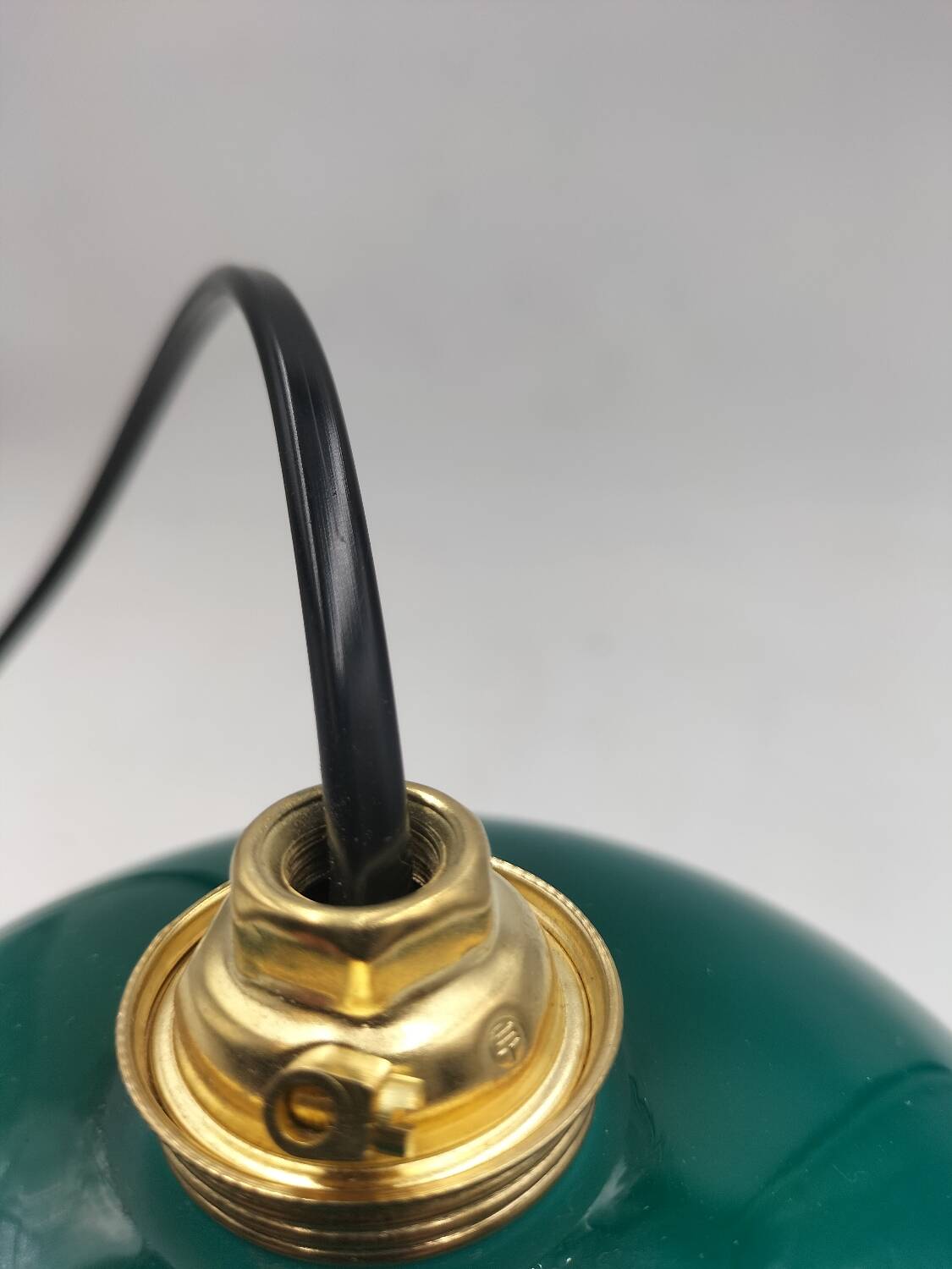 Green opaline suspension