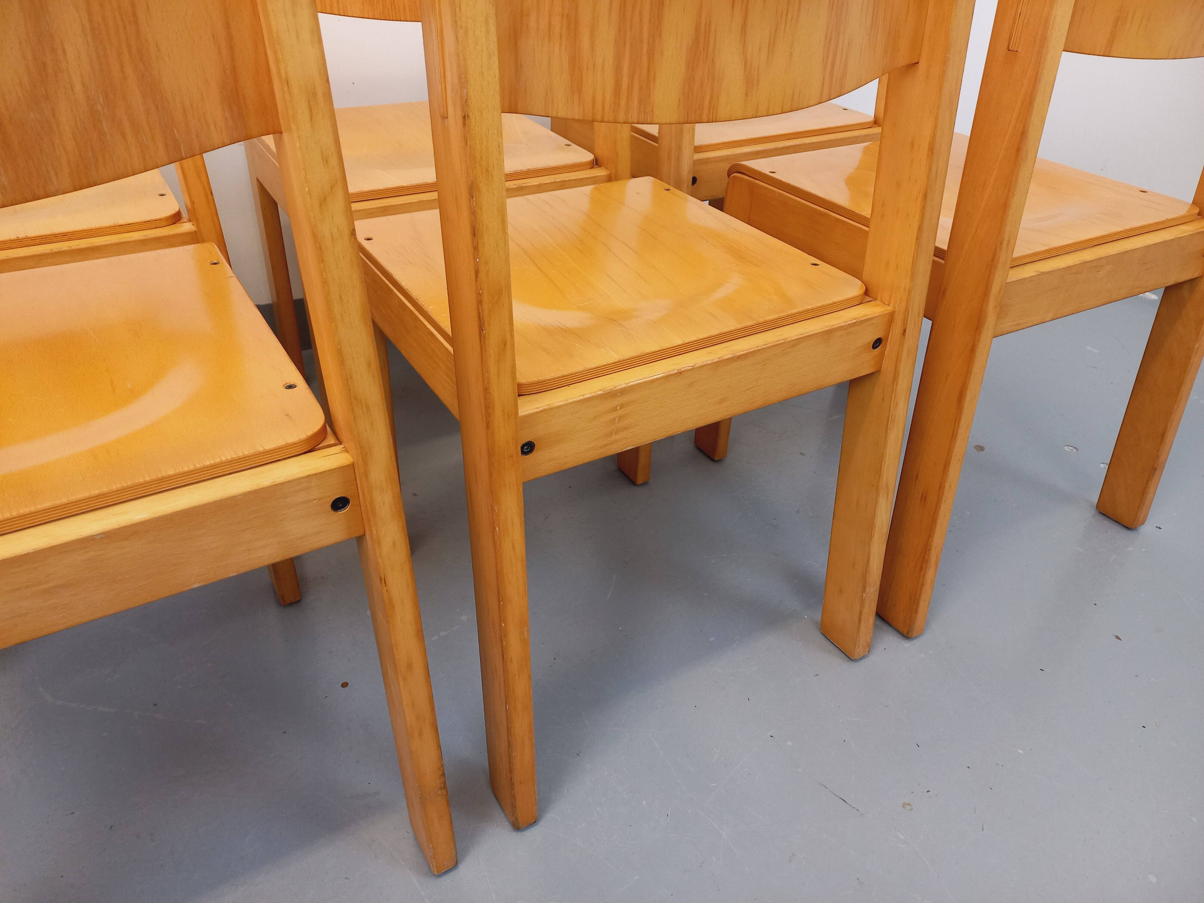 Set of 6 vintage minimalist beech wood chairs from the 70s and 80s.