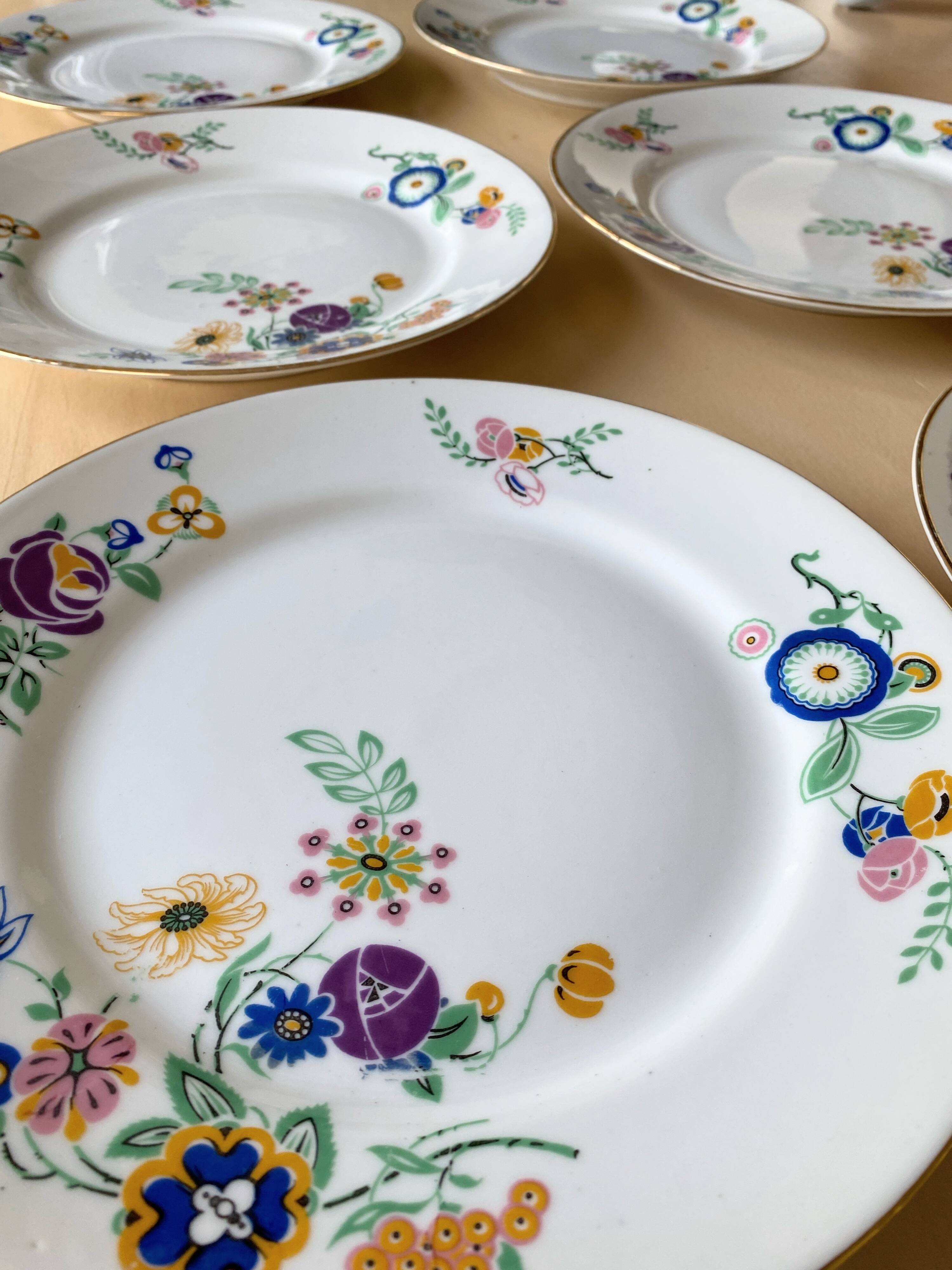 6 vintage plates in white Limoges porcelain signed TLB, flowers