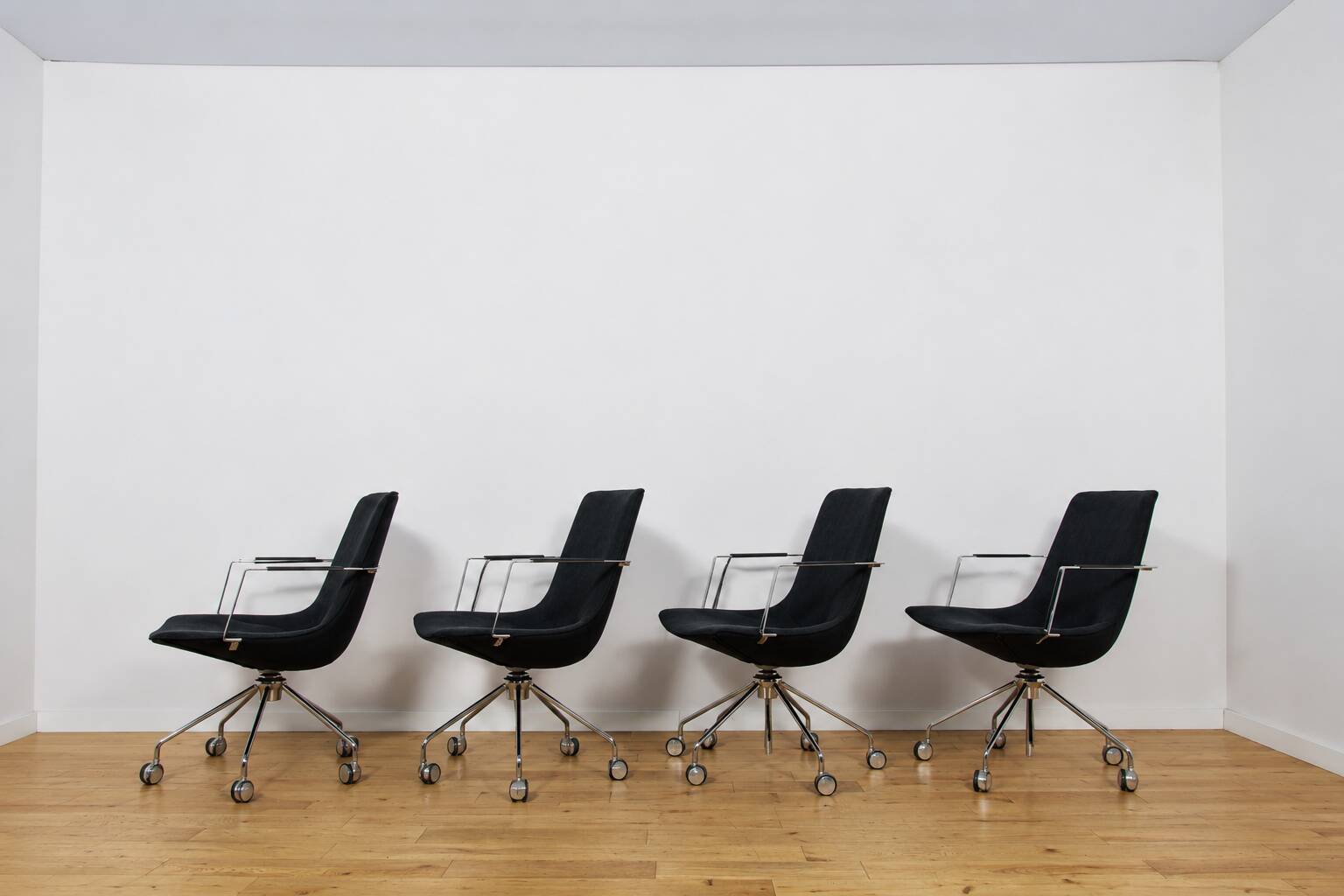 Mid-Century Conference Chairs "Comet" by Gunilla Allard for Lammhults, Sweden, 1990s, Set of 4