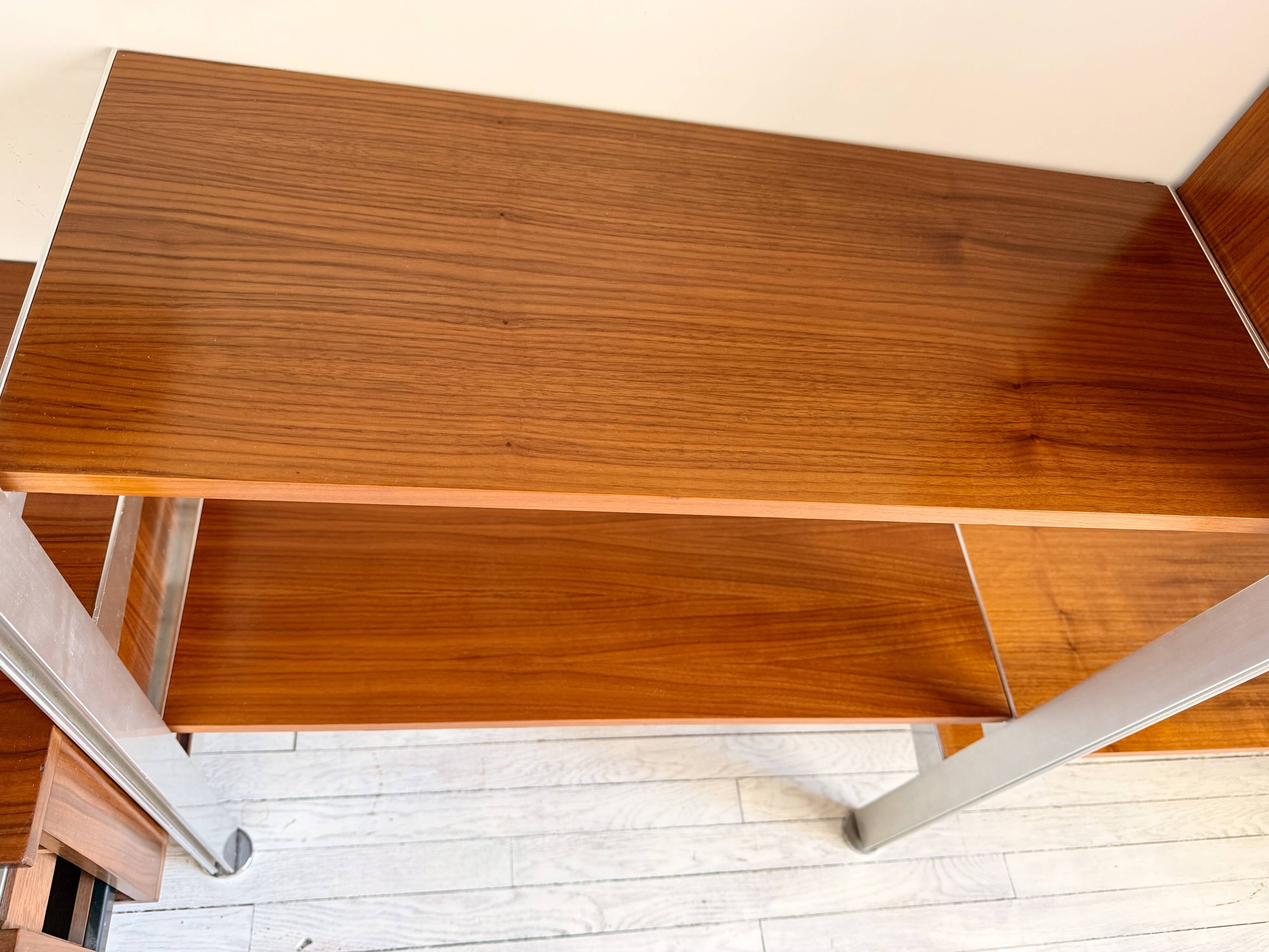 Modular floor library CSS George Nelson by Mobilier International