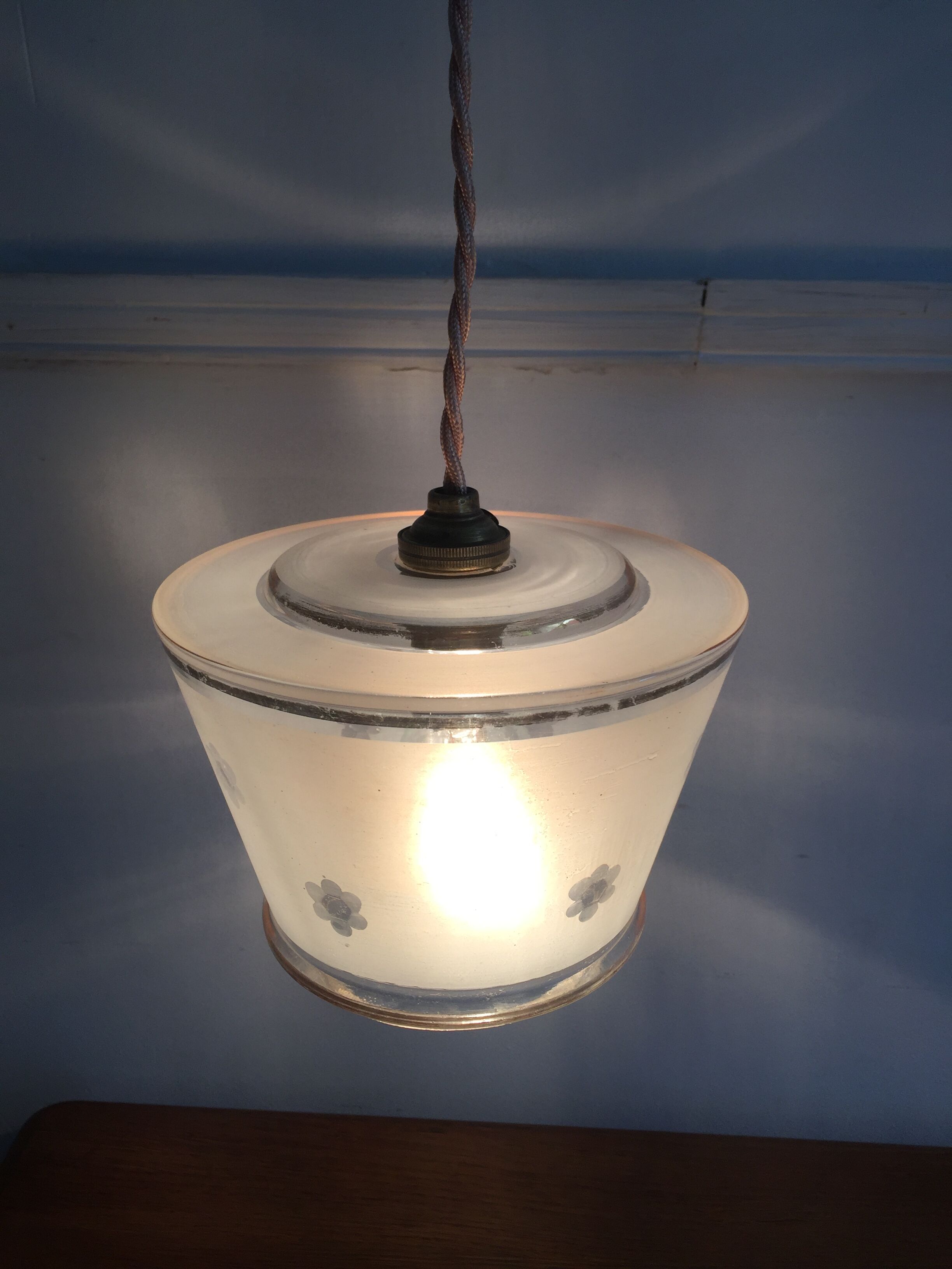 Vintage hand lamp suspension