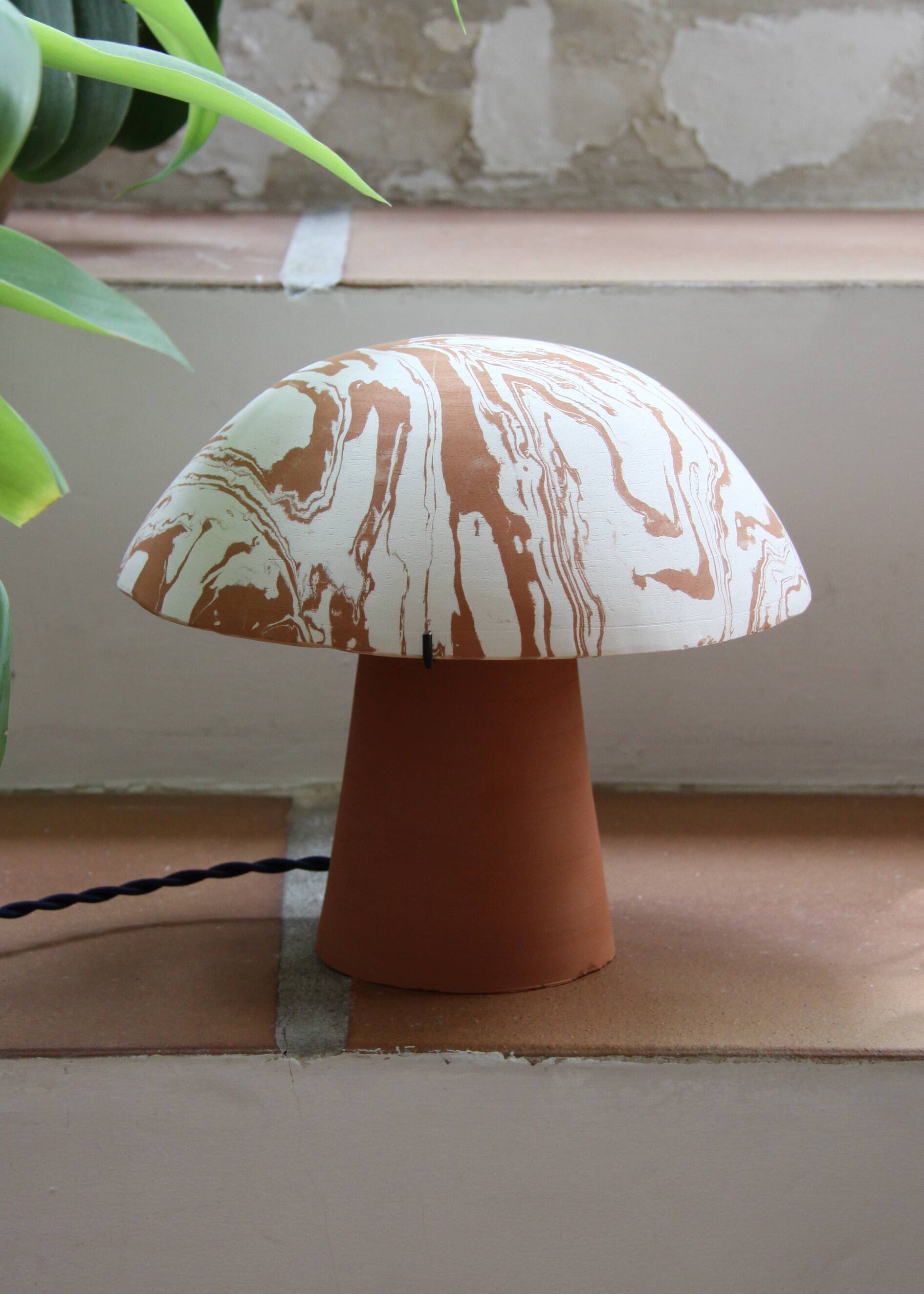 Lamp made of mixed clays