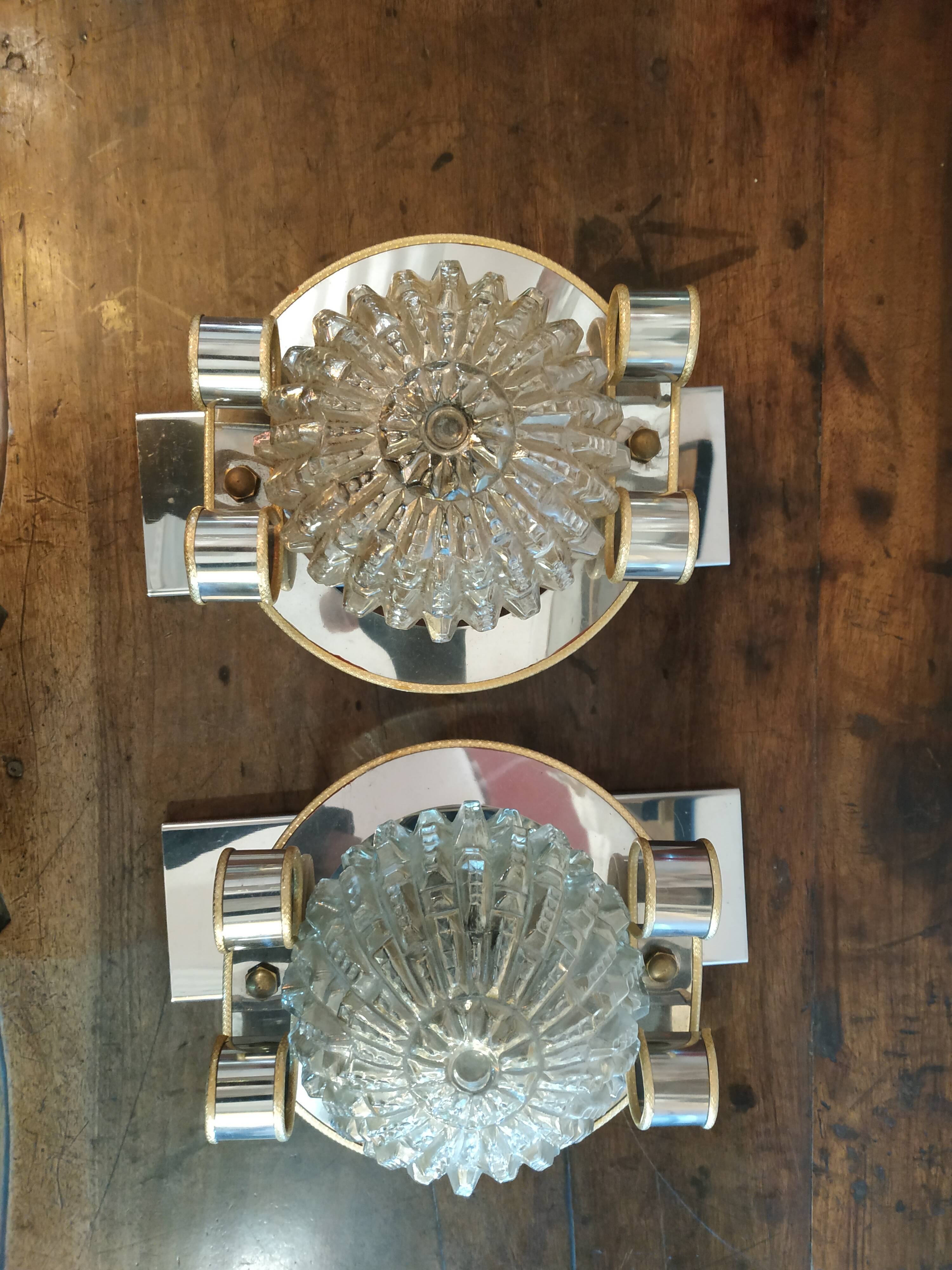 Ina pair of wall lamps 1970/80