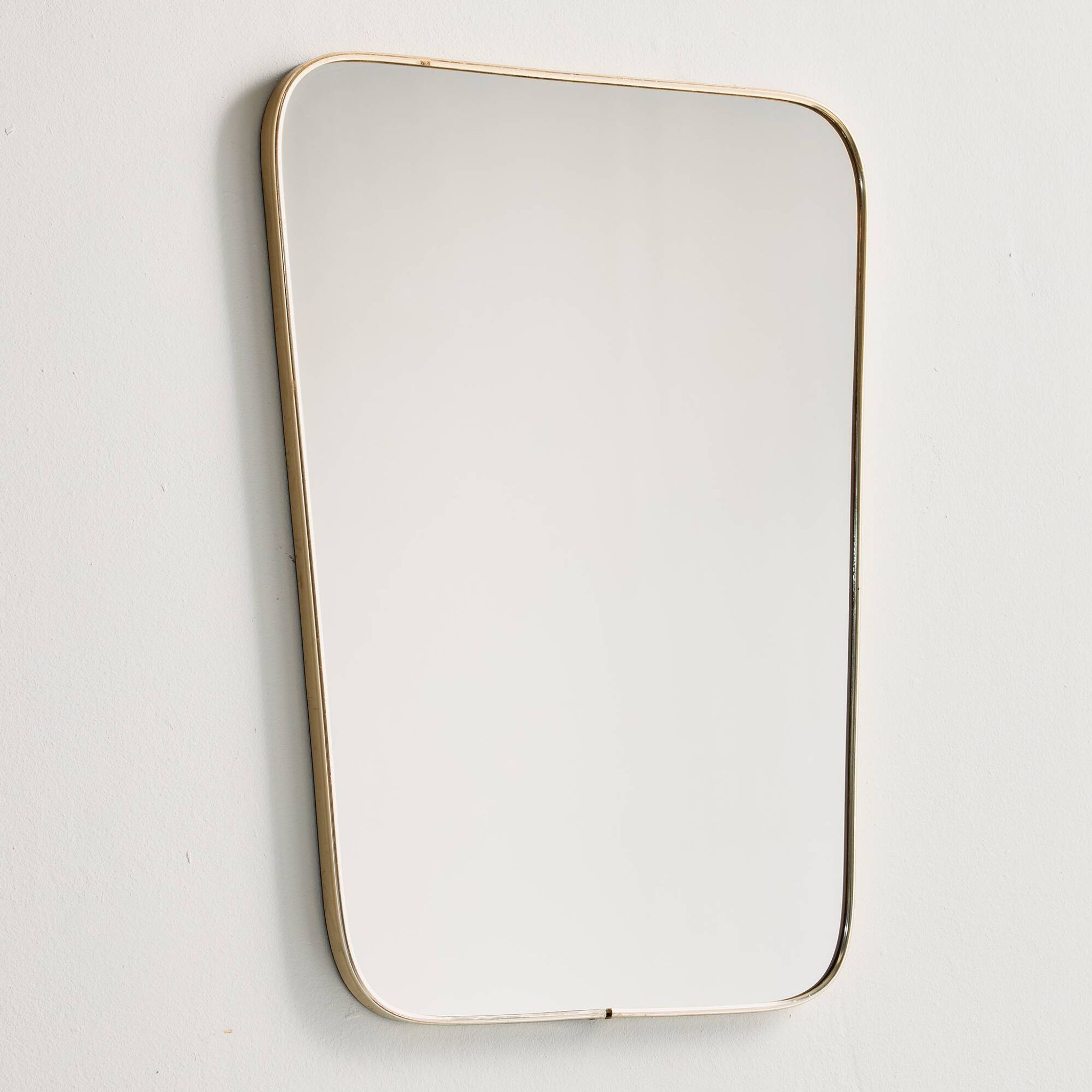 Miroir encadré de métal