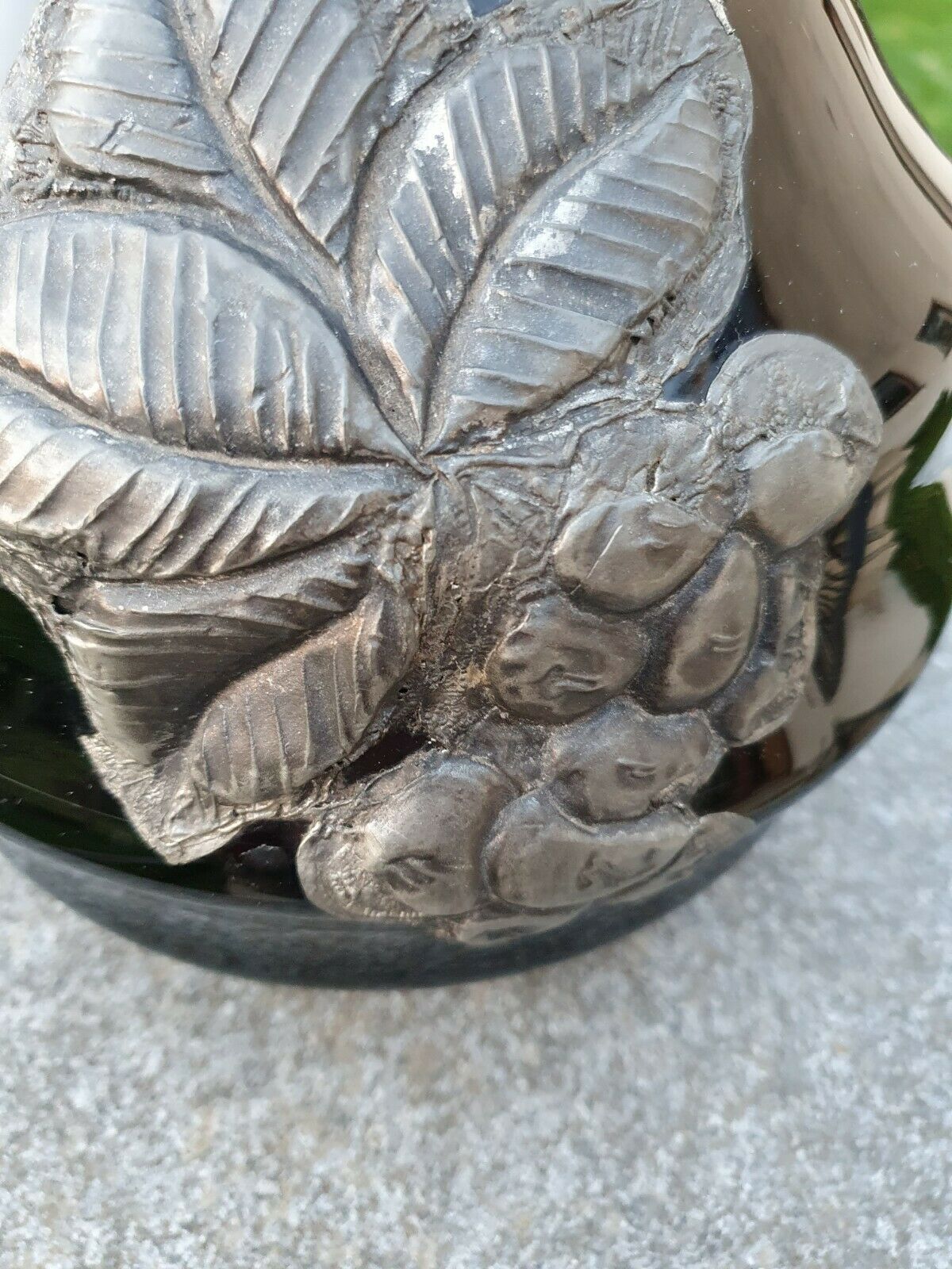 "Doyen" vase circa 1920-30 art deco in hyalite glass and tin in bunches of grapes