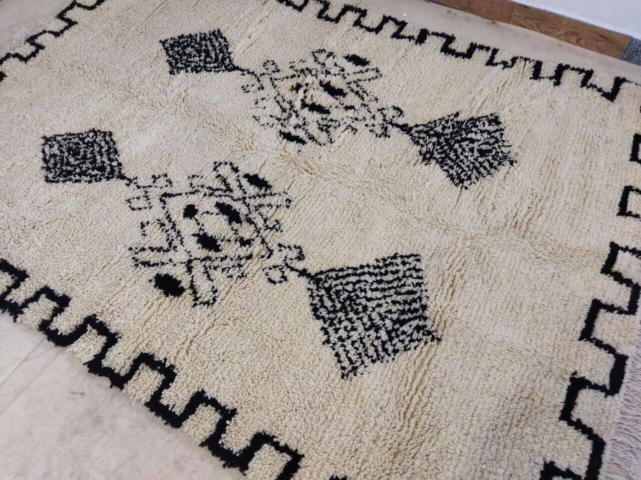 Handmade Moroccan Berber Rug 268 X 188 CM