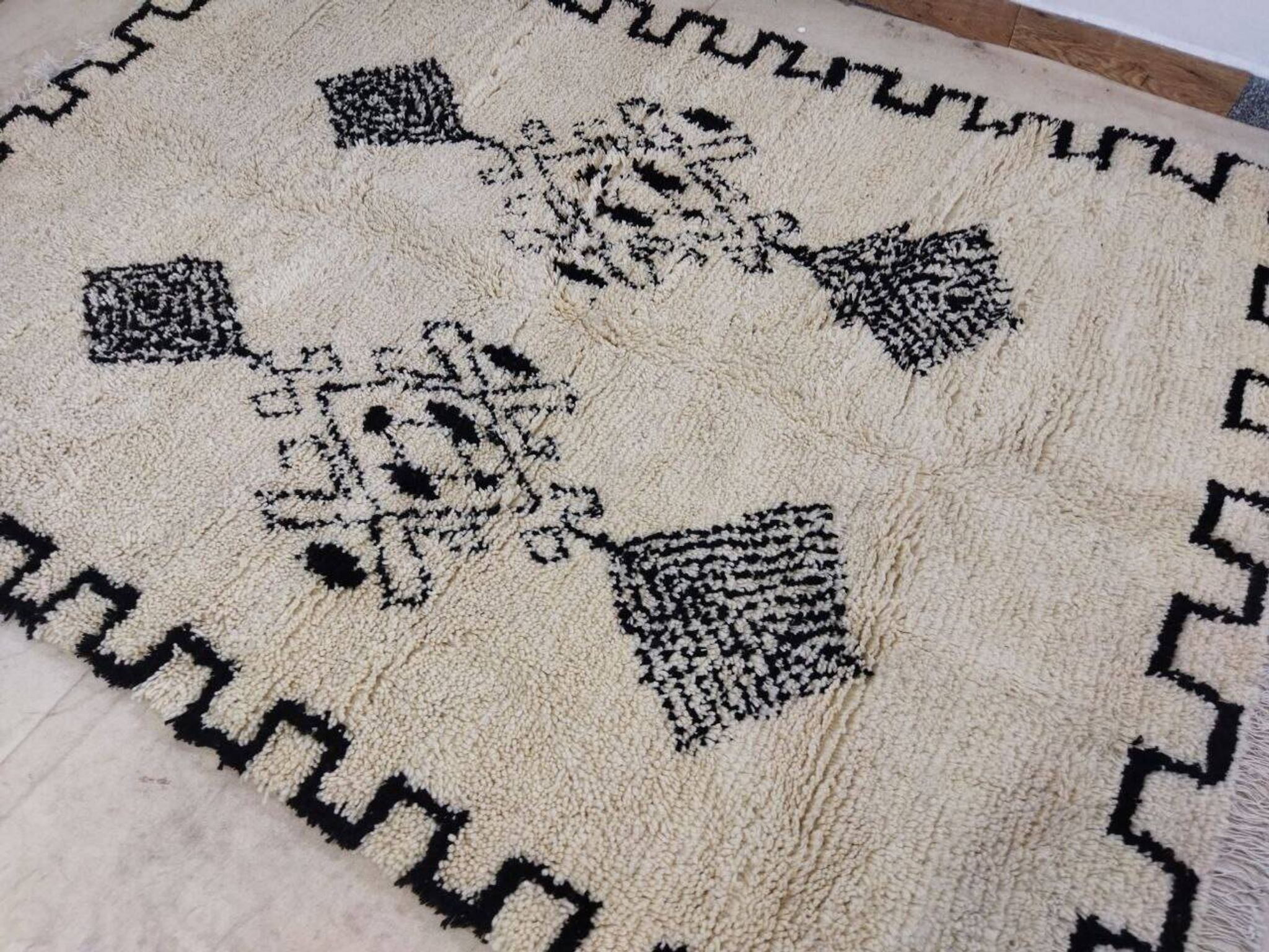 Handmade Moroccan Berber Rug 268 X 188 CM