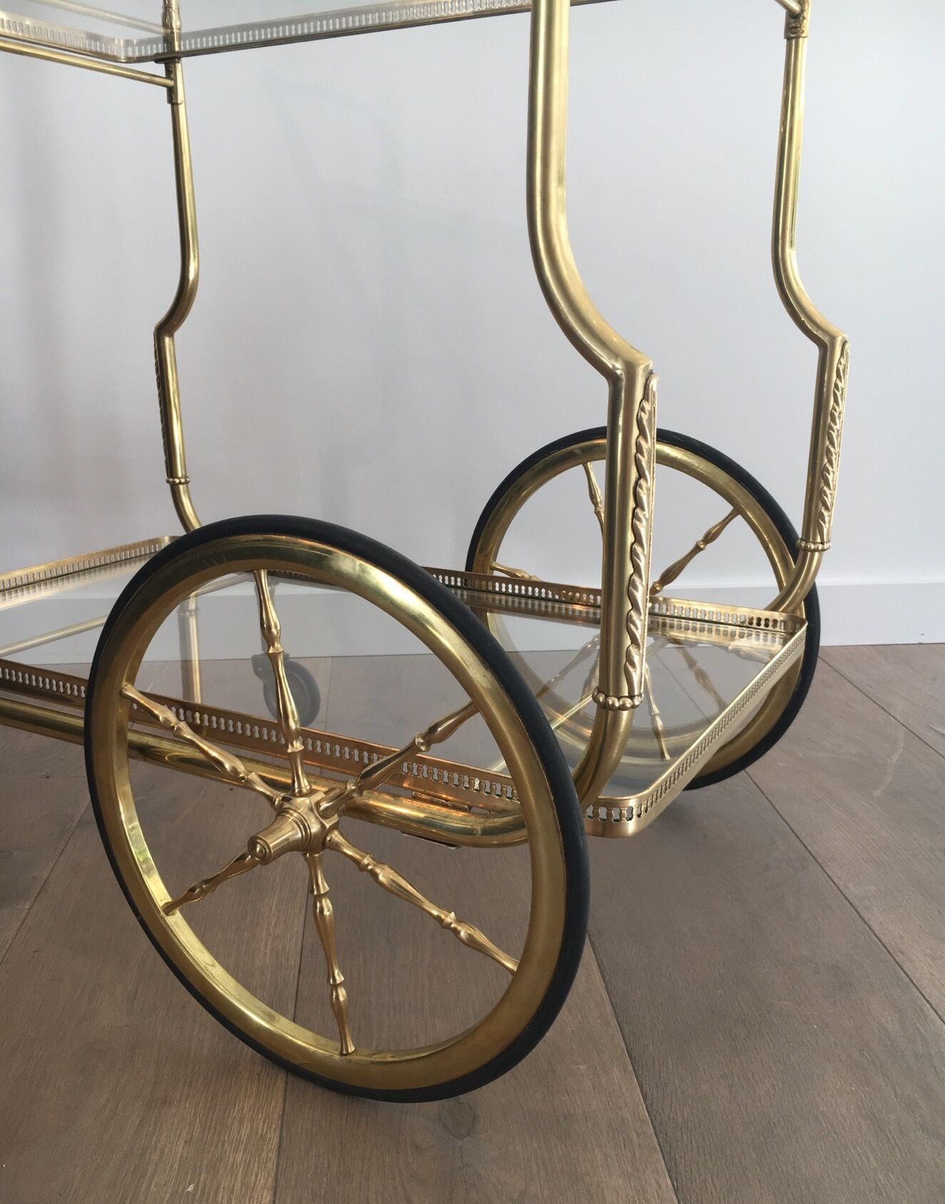 Neo-classical table in gilded metal and glass