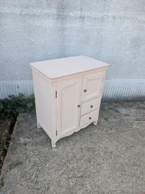 Small pink buffet