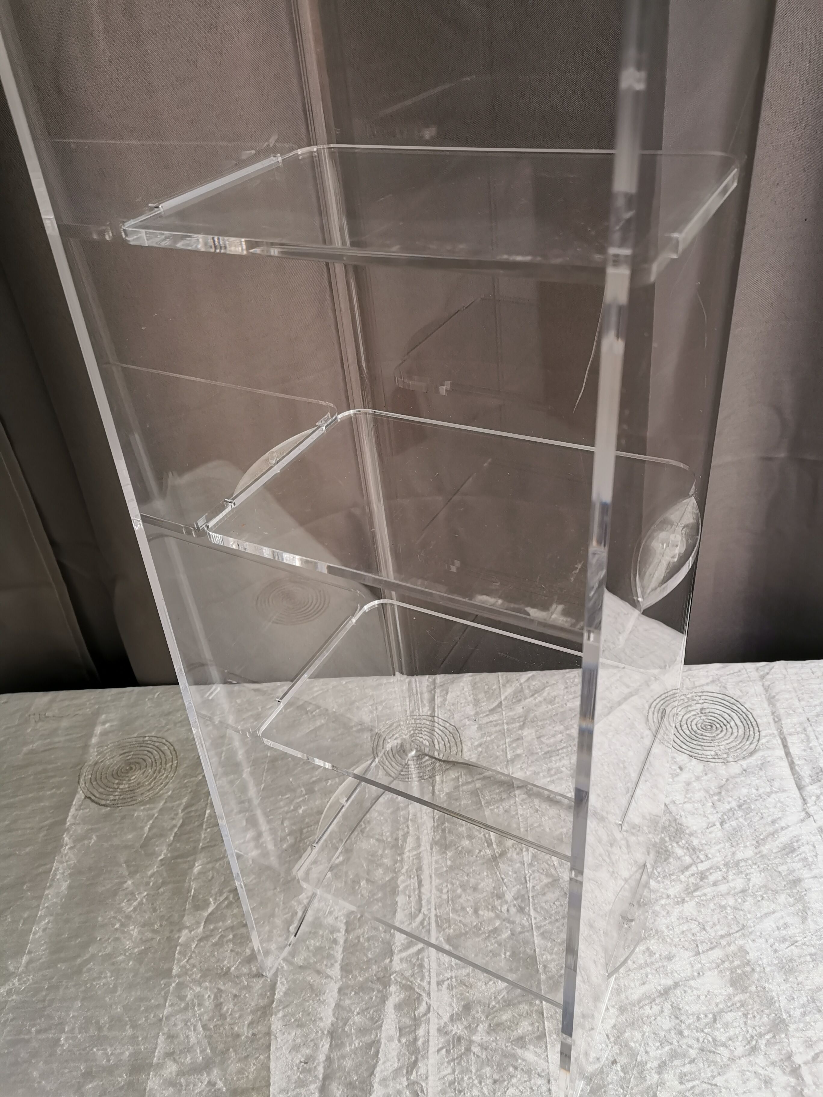 Etagère vintage en plexiglass