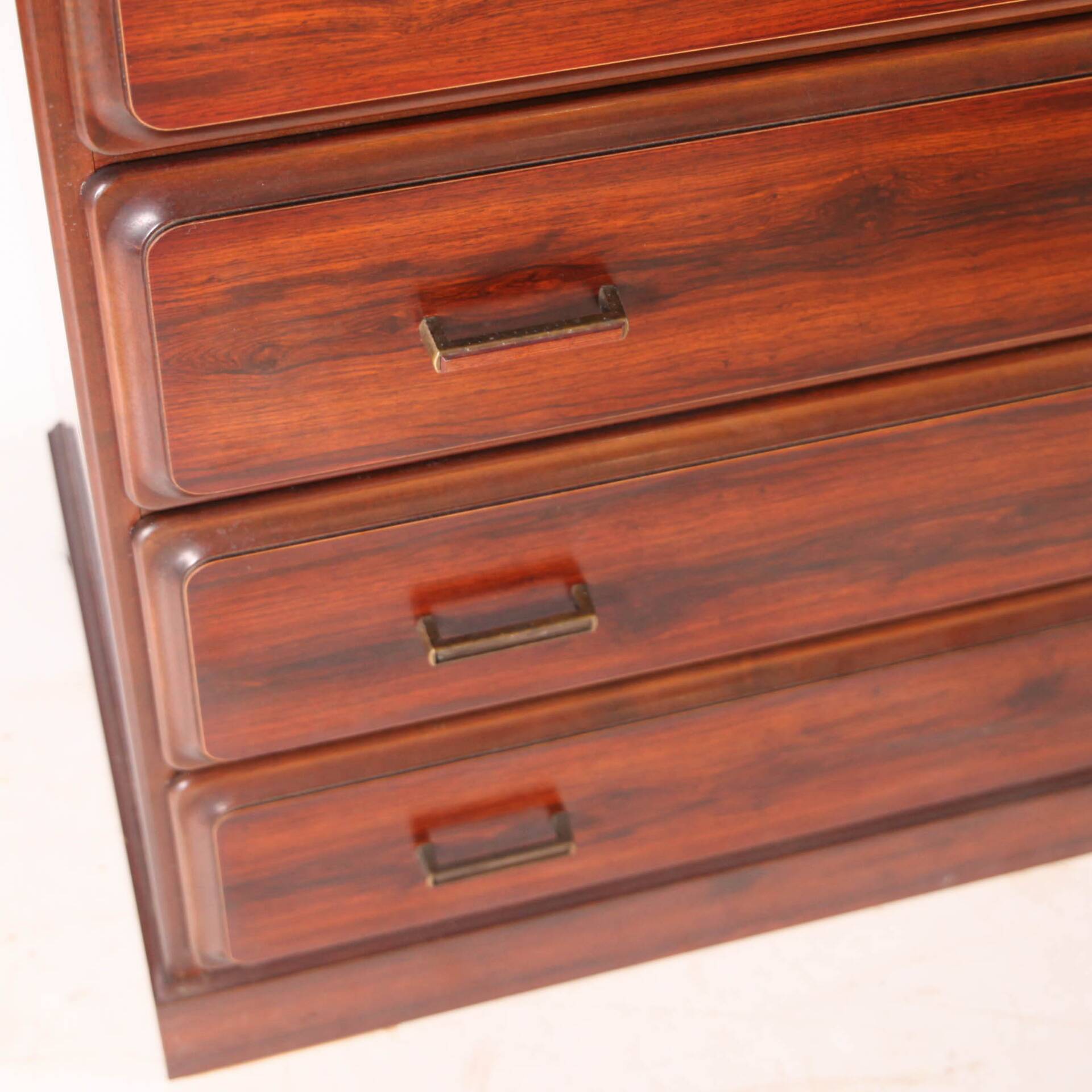 Japanese high commode