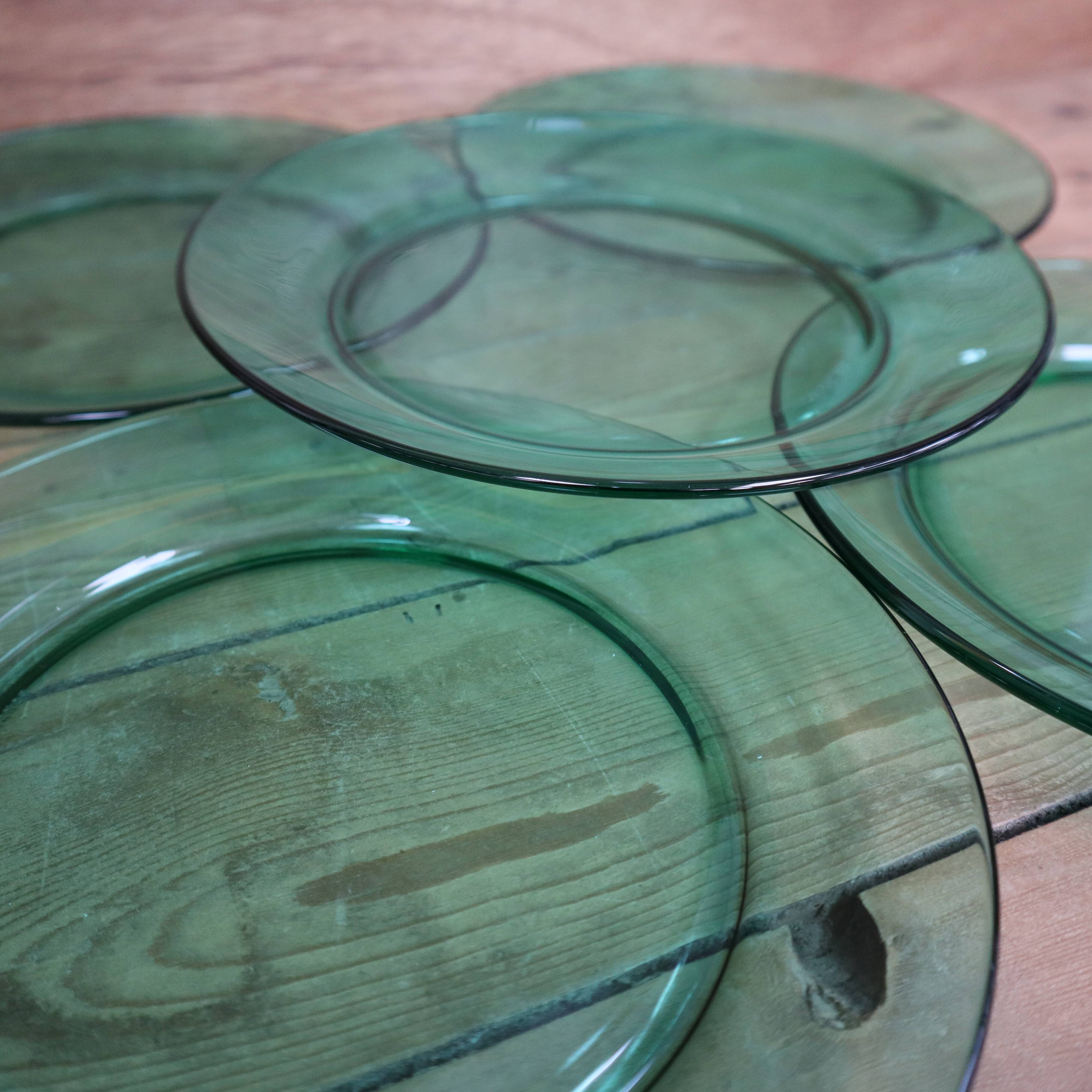 6 Green ARCOROC Glass Dinner Plates 70's