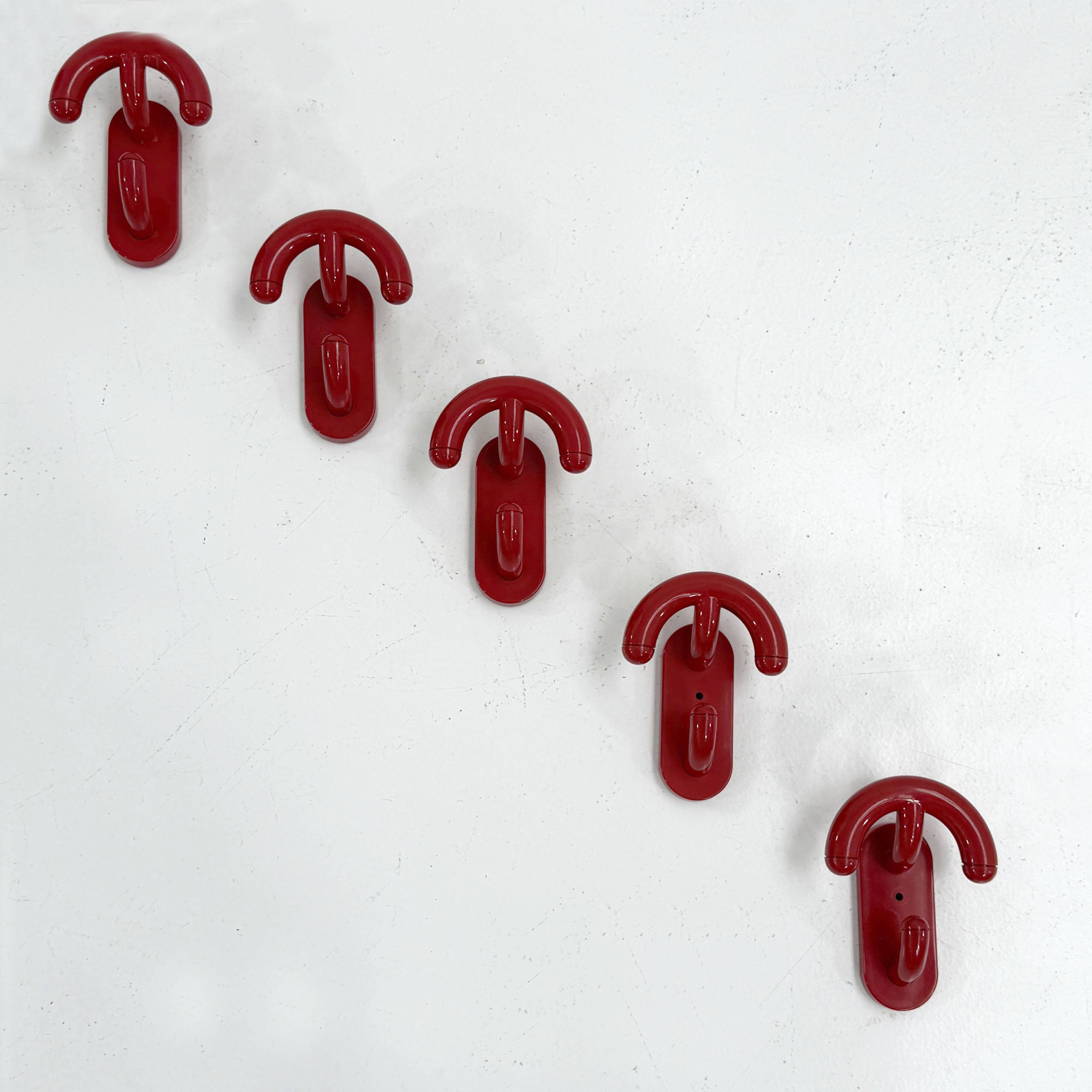5 patères rouges par Con&Con Italy, 1970