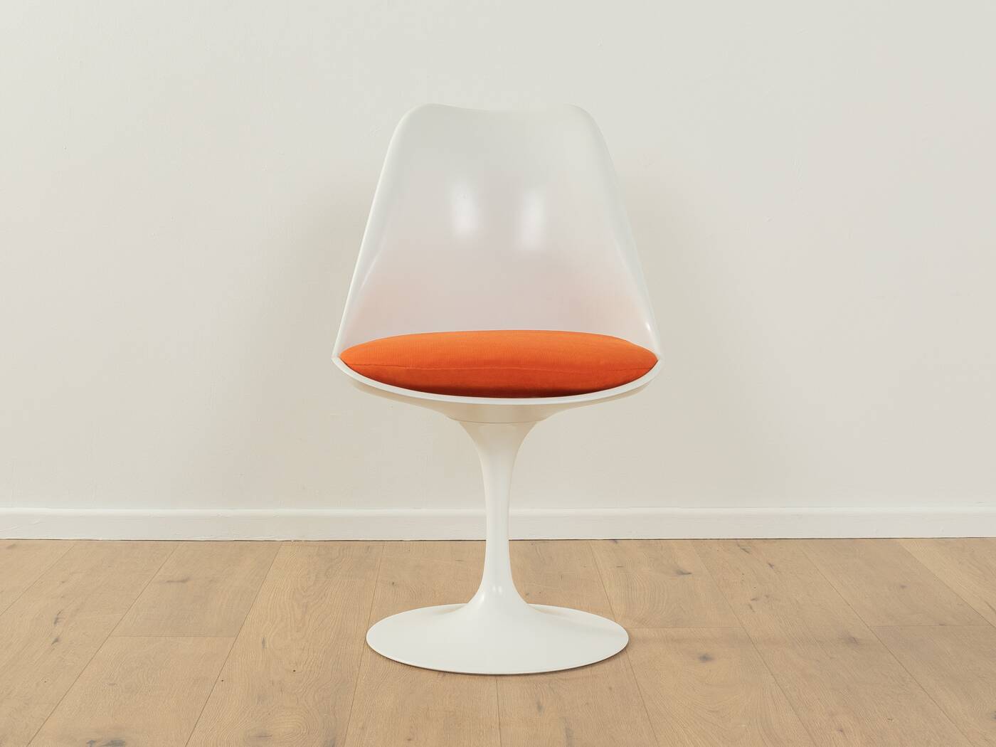 1950s Dining chairs, Eero Saarinen, Knoll International