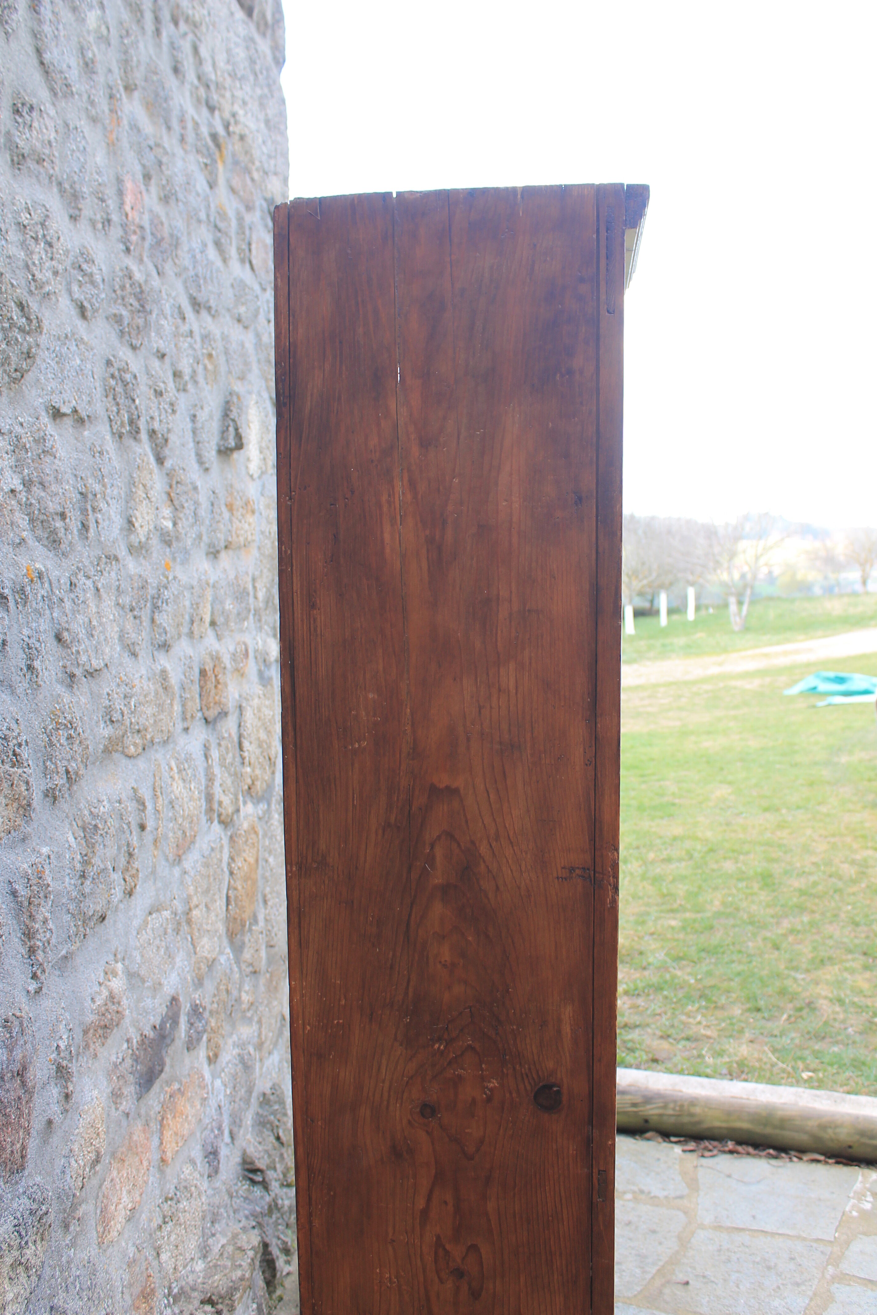 Corner store showcase