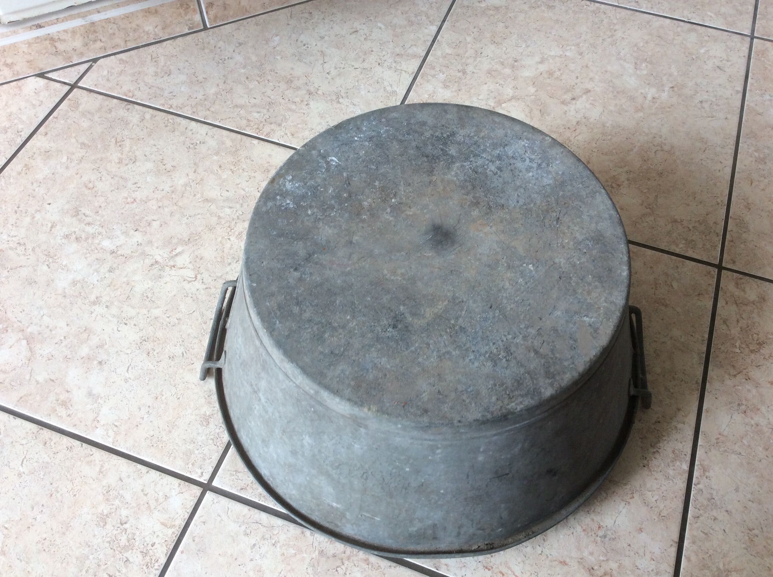 Zinc round basin