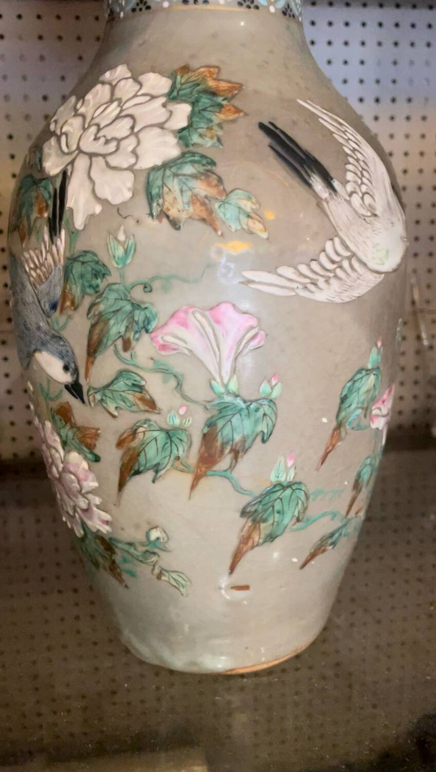 Antique Japanese vase in ceramic with floral and bird decoration, 19th century.